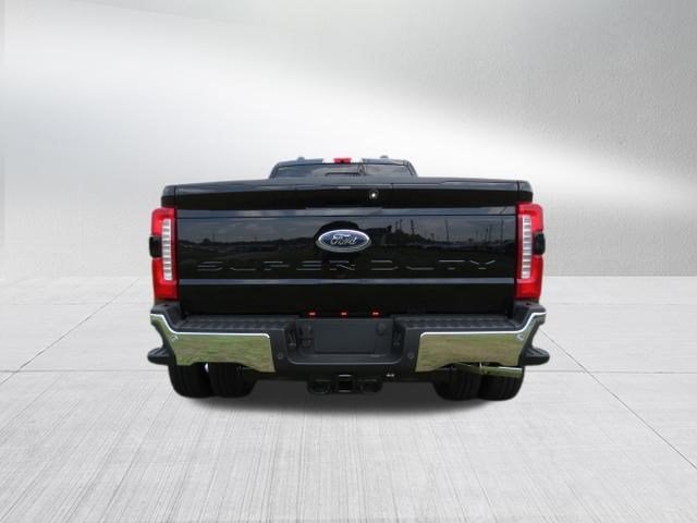 2026 Ford Super Duty F-350 DRW LARIAT