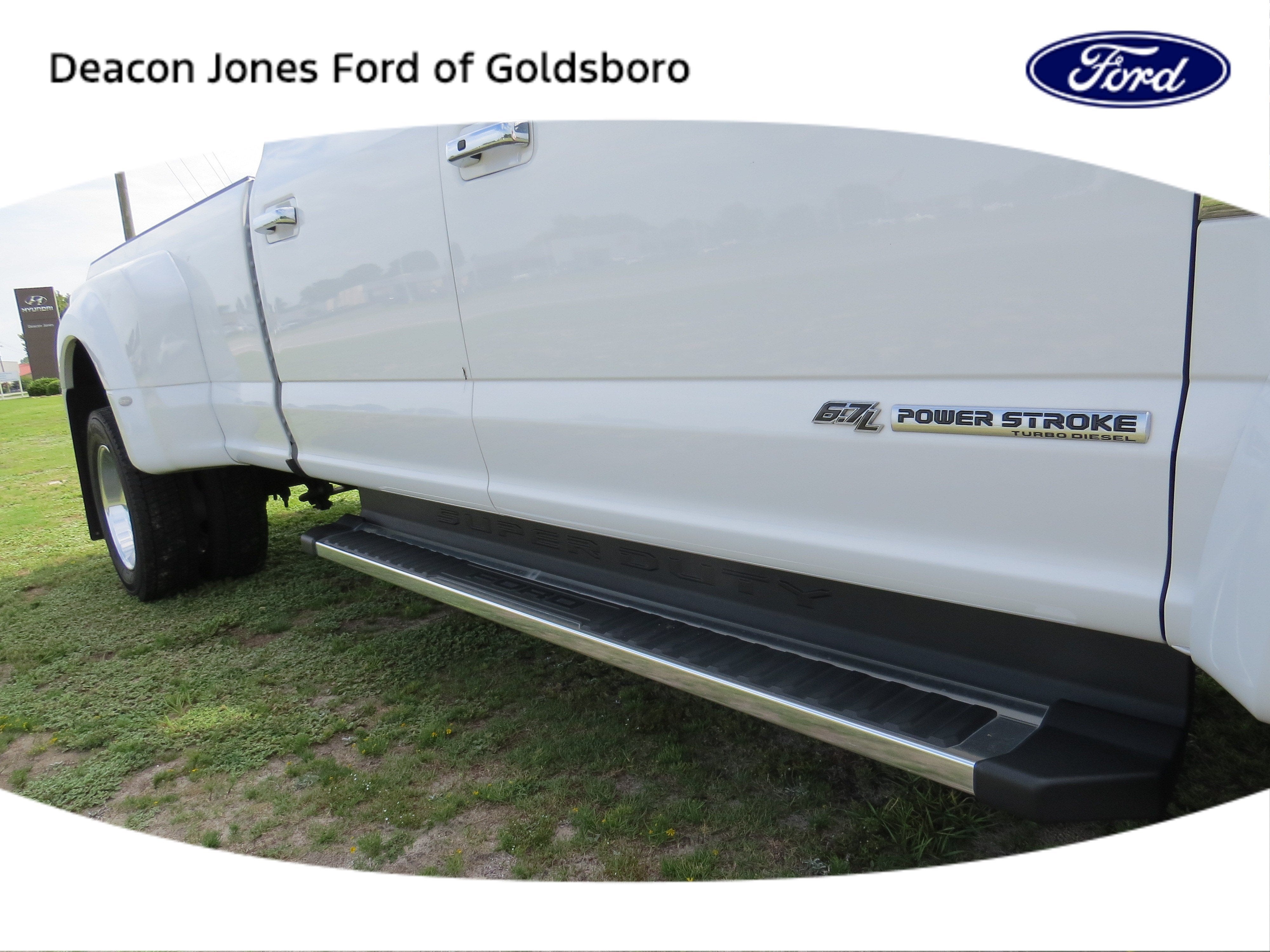 2022 Ford Super Duty F-450 DRW LARIAT