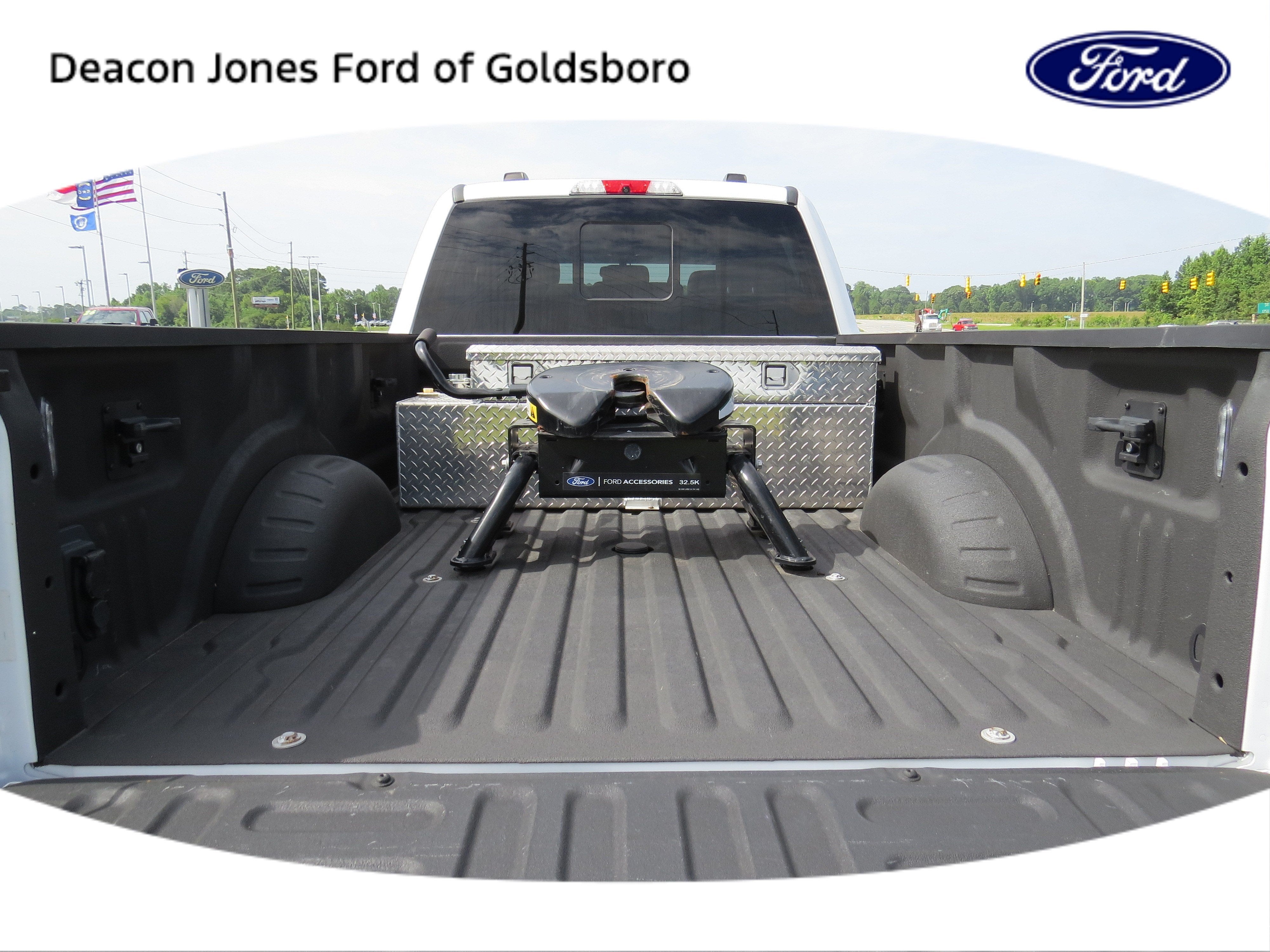 2022 Ford Super Duty F-450 DRW LARIAT