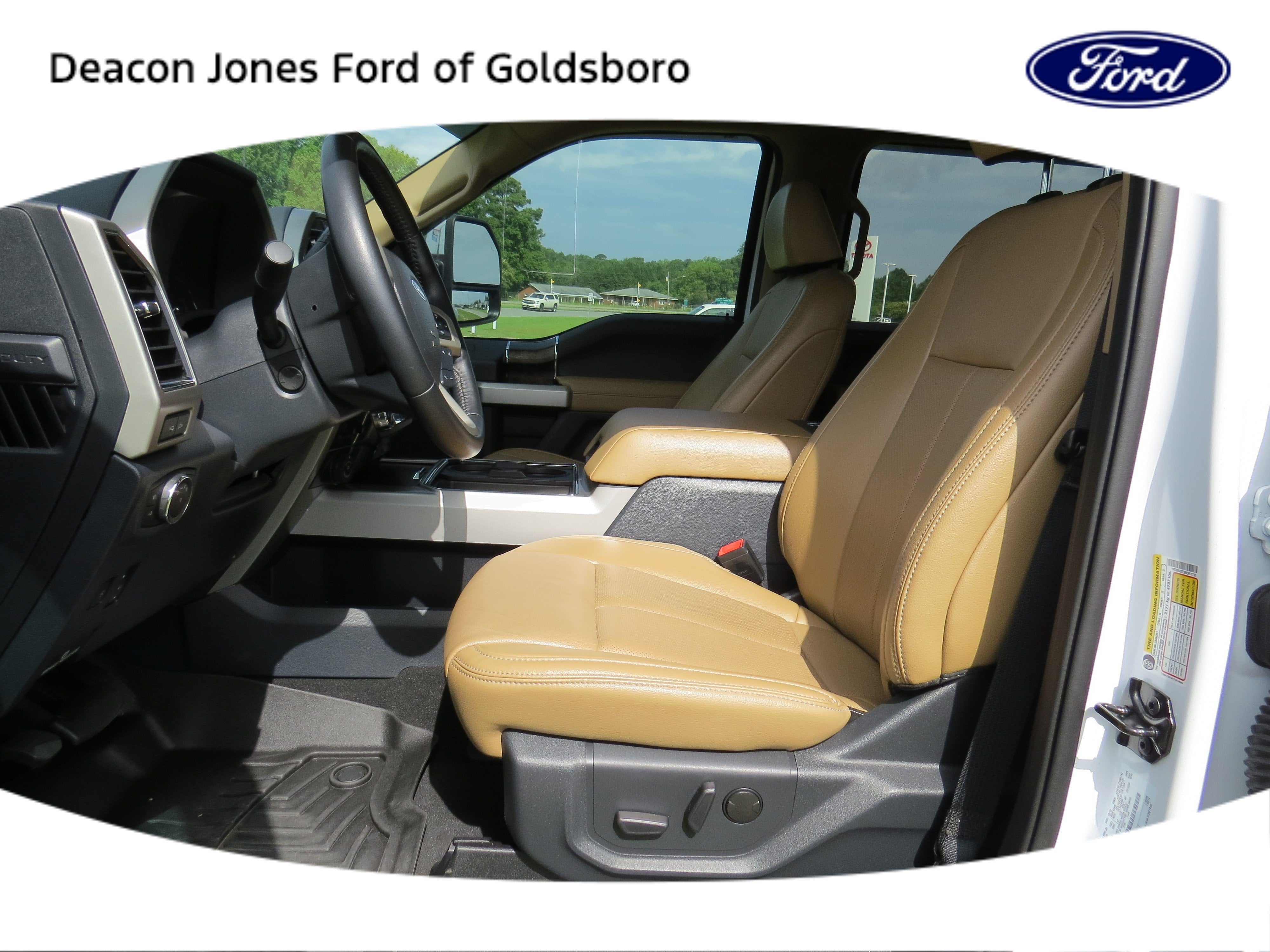 2022 Ford Super Duty F-450 DRW LARIAT