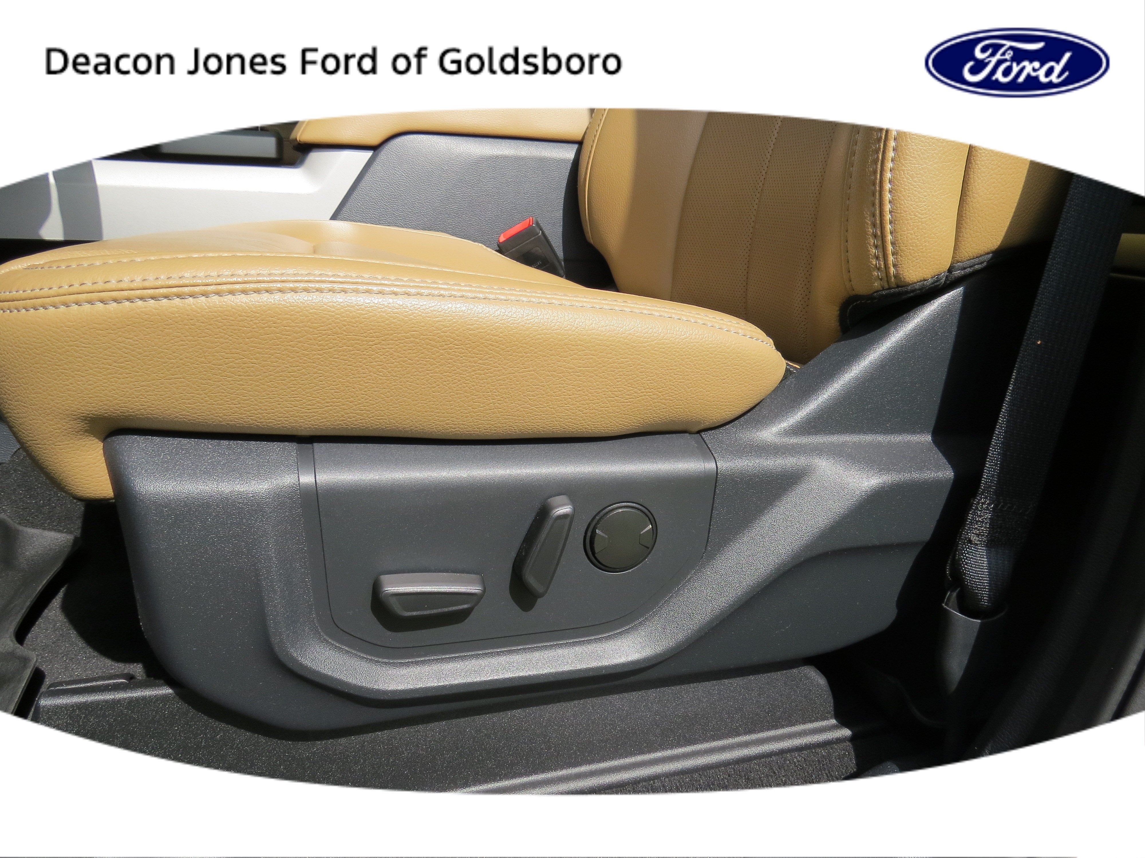 2022 Ford Super Duty F-450 DRW LARIAT