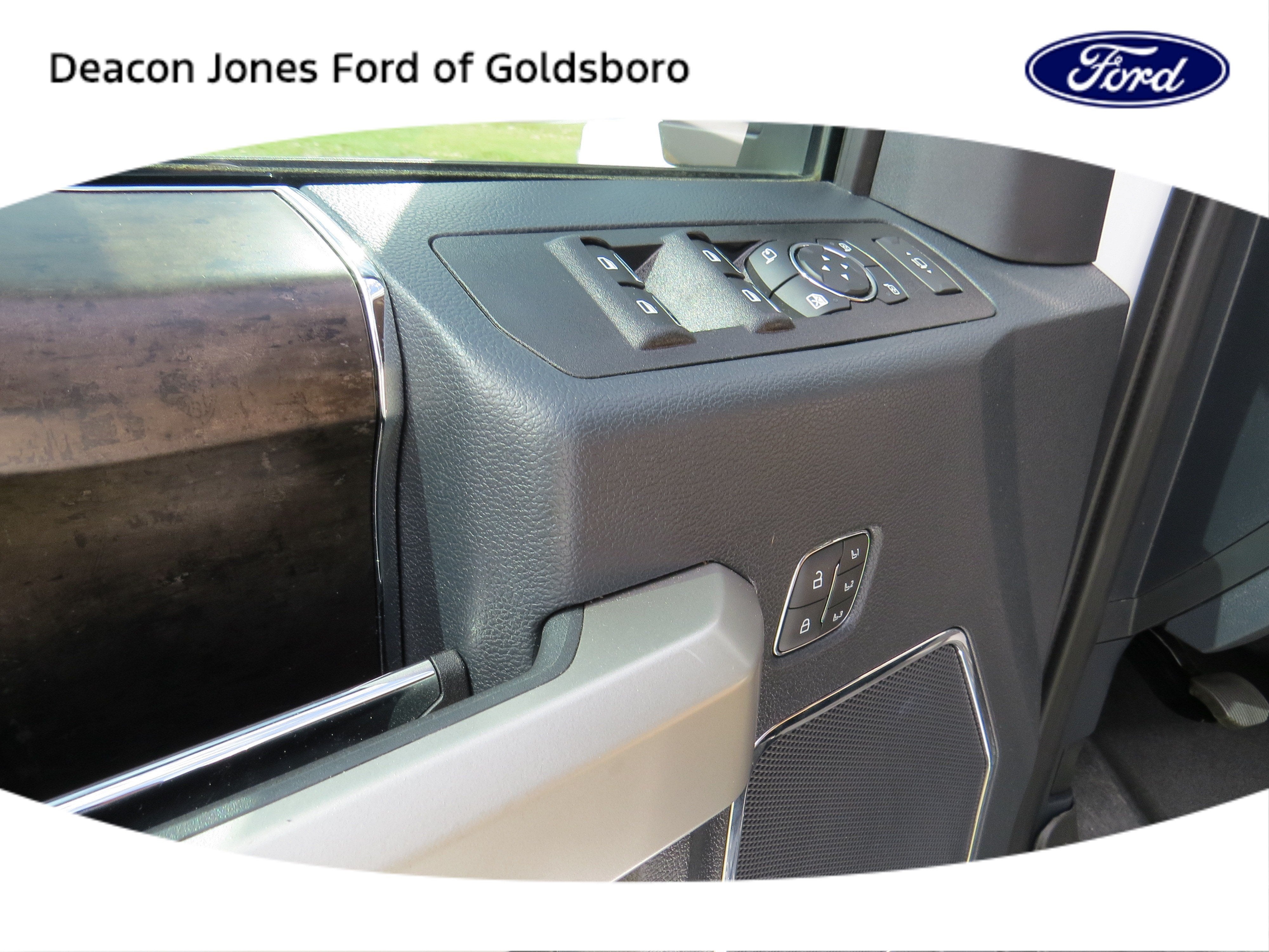 2022 Ford Super Duty F-450 DRW LARIAT