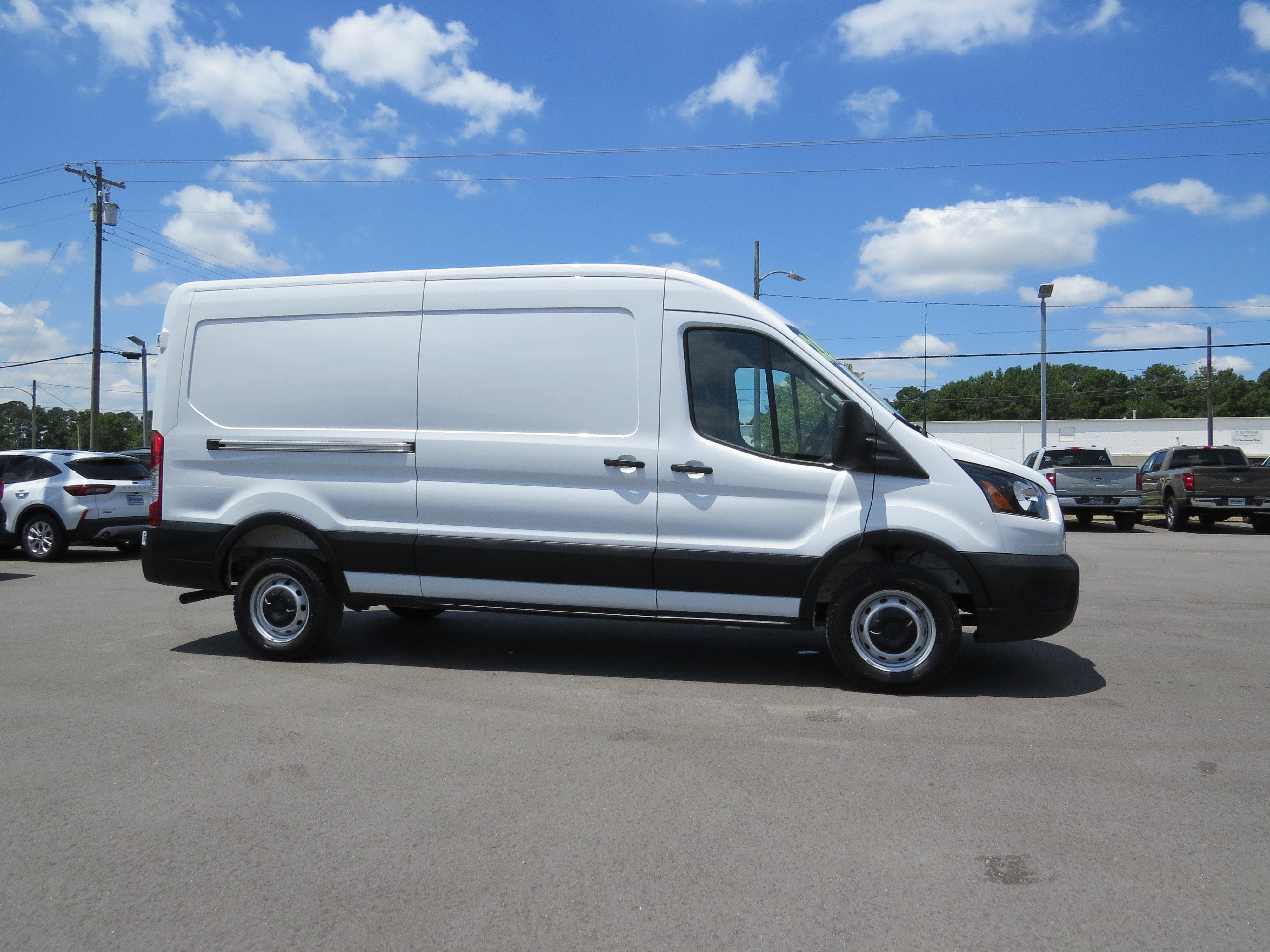 2026 Ford Transit Cargo Van T-250 148" Med Rf 9150 GVWR RWD