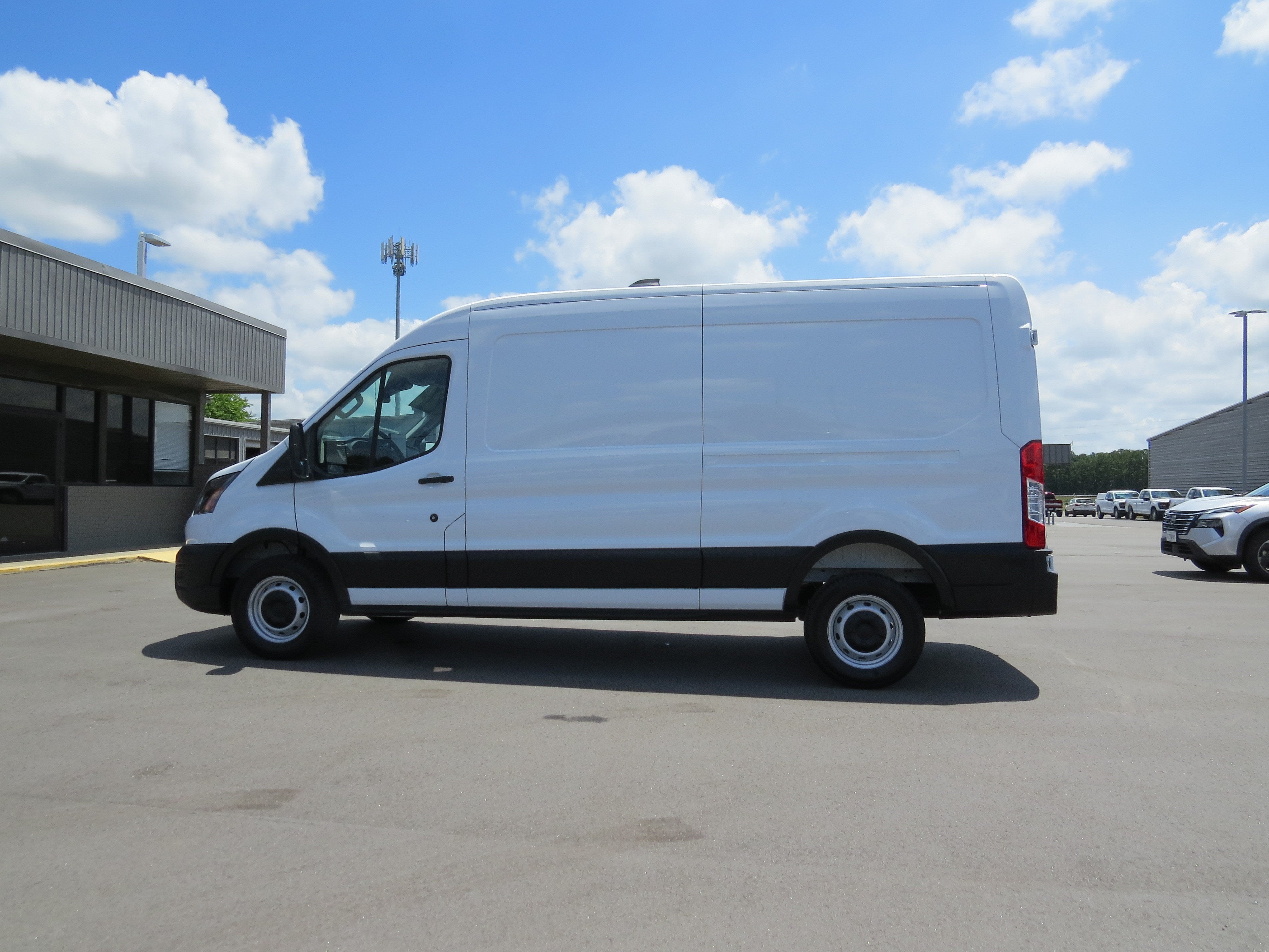 2026 Ford Transit Cargo Van T-250 148" Med Rf 9150 GVWR RWD