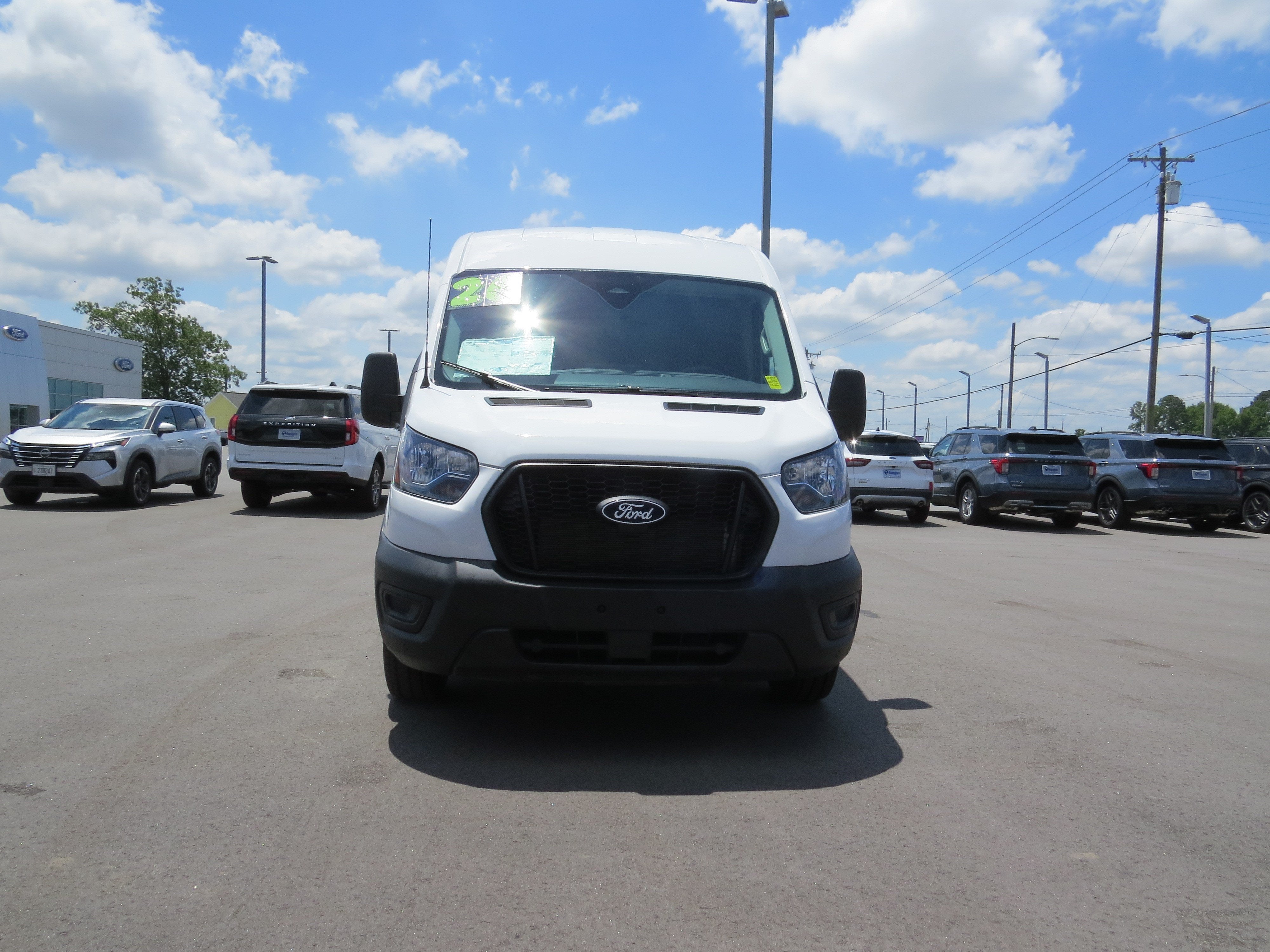 2026 Ford Transit Cargo Van T-250 148" Med Rf 9150 GVWR RWD