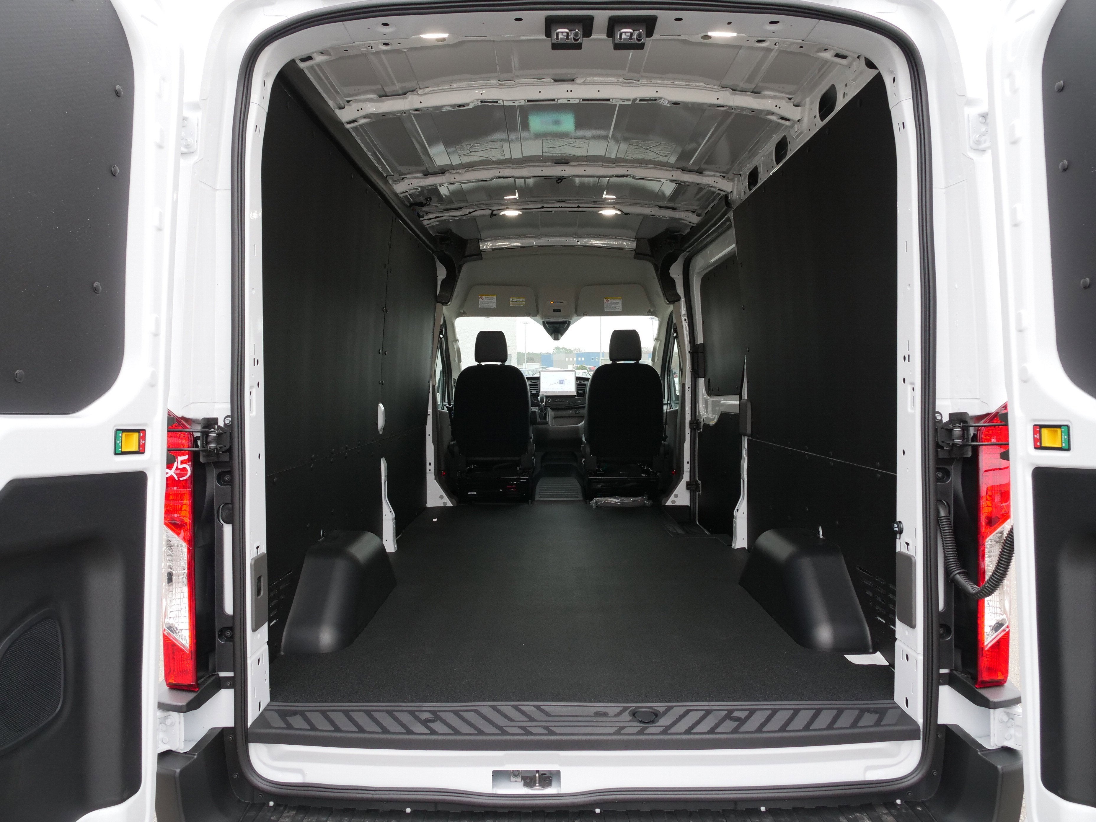 2026 Ford Transit Cargo Van Base