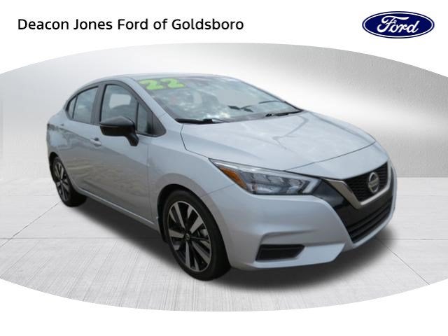 2022 Nissan Versa SR