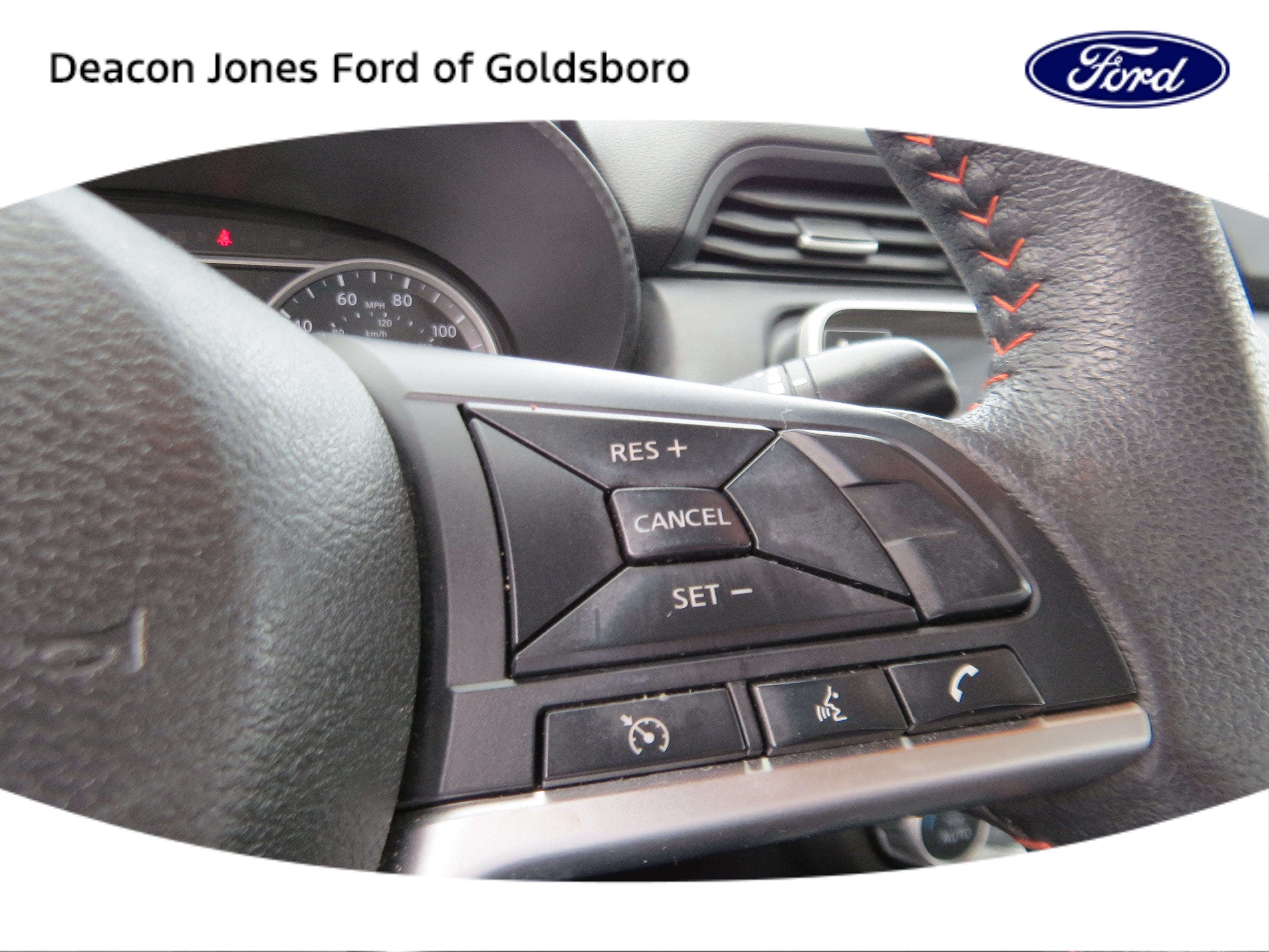2022 Nissan Versa SR