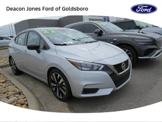 2022 Nissan Versa SR