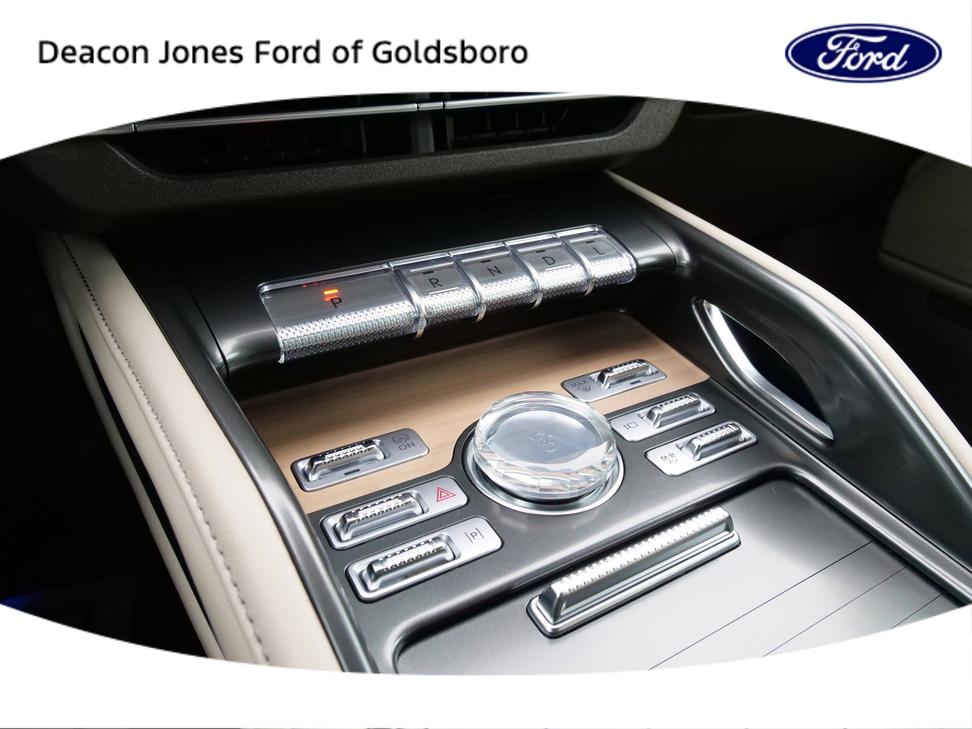 2025 Lincoln Nautilus Reserve