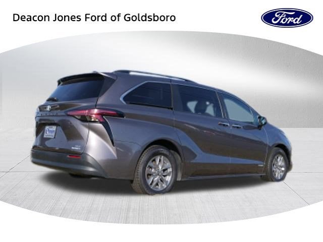 2021 Toyota Sienna XLE