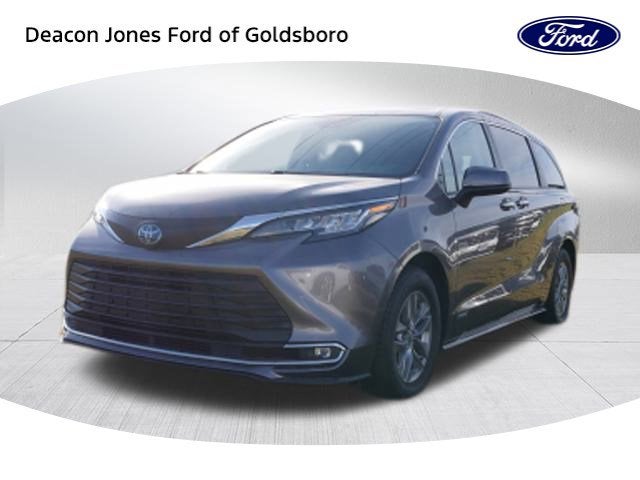 2021 Toyota Sienna XLE