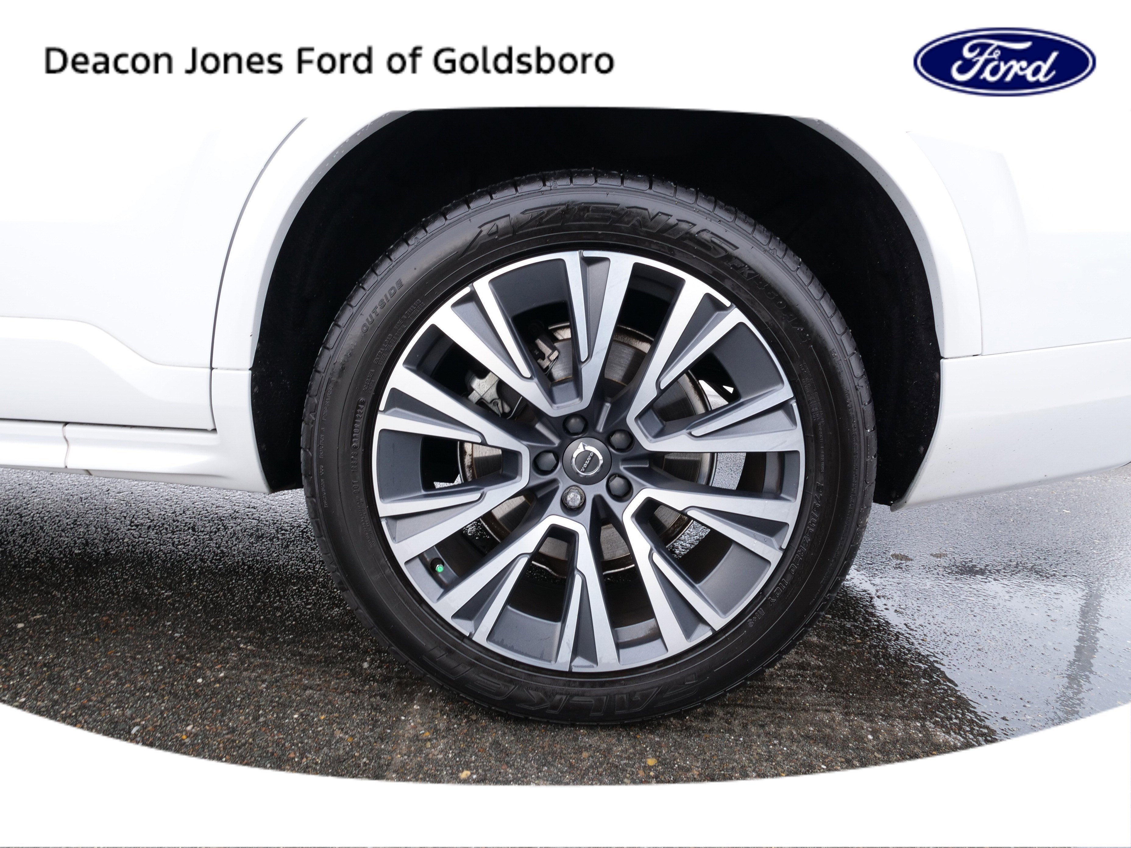 2021 Volvo XC90 Momentum