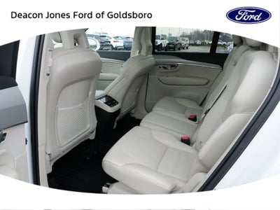 2021 Volvo XC90 Momentum