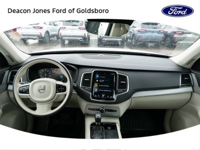 2021 Volvo XC90 Momentum