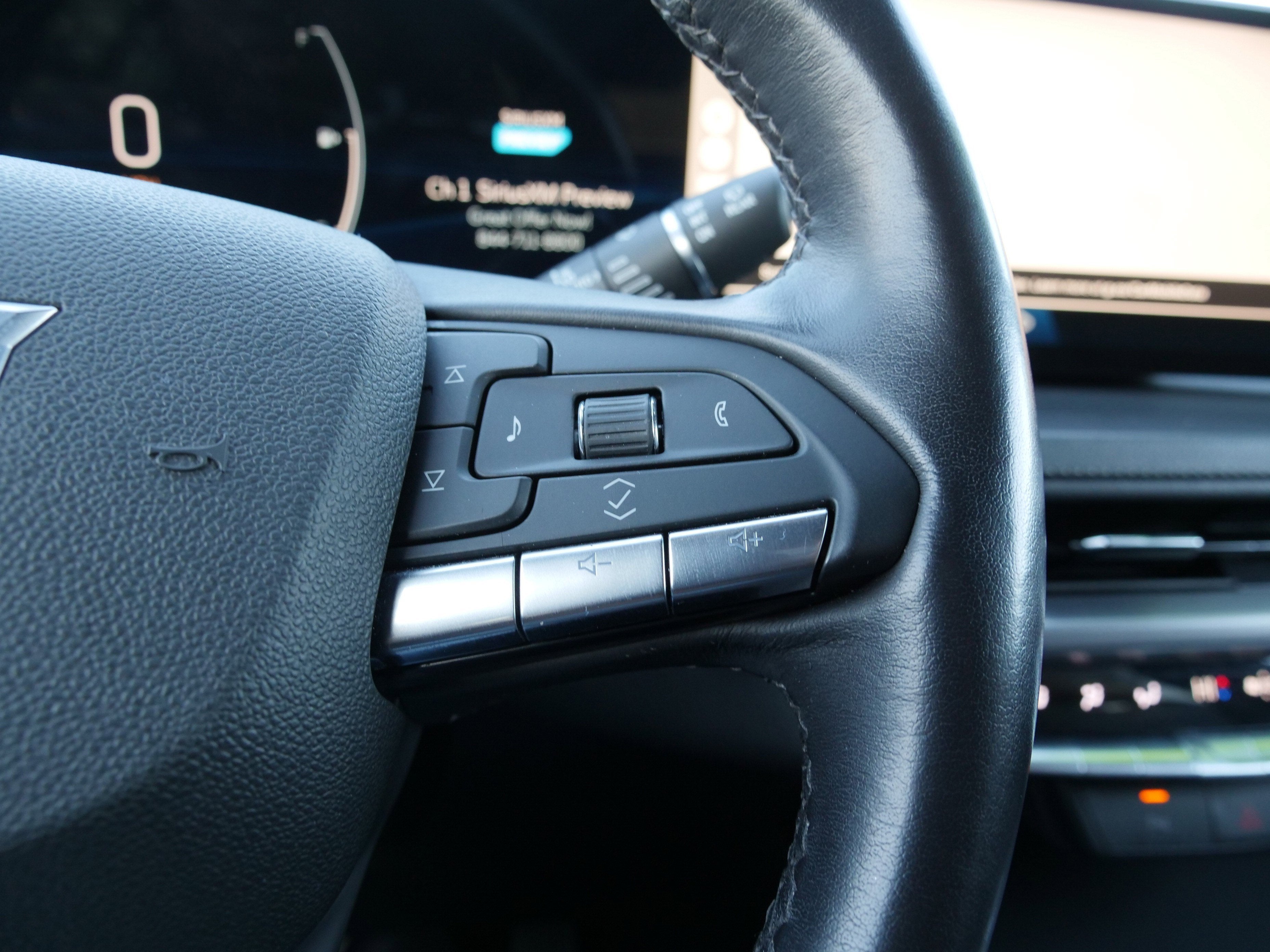 2024 Cadillac XT4 FWD Premium Luxury