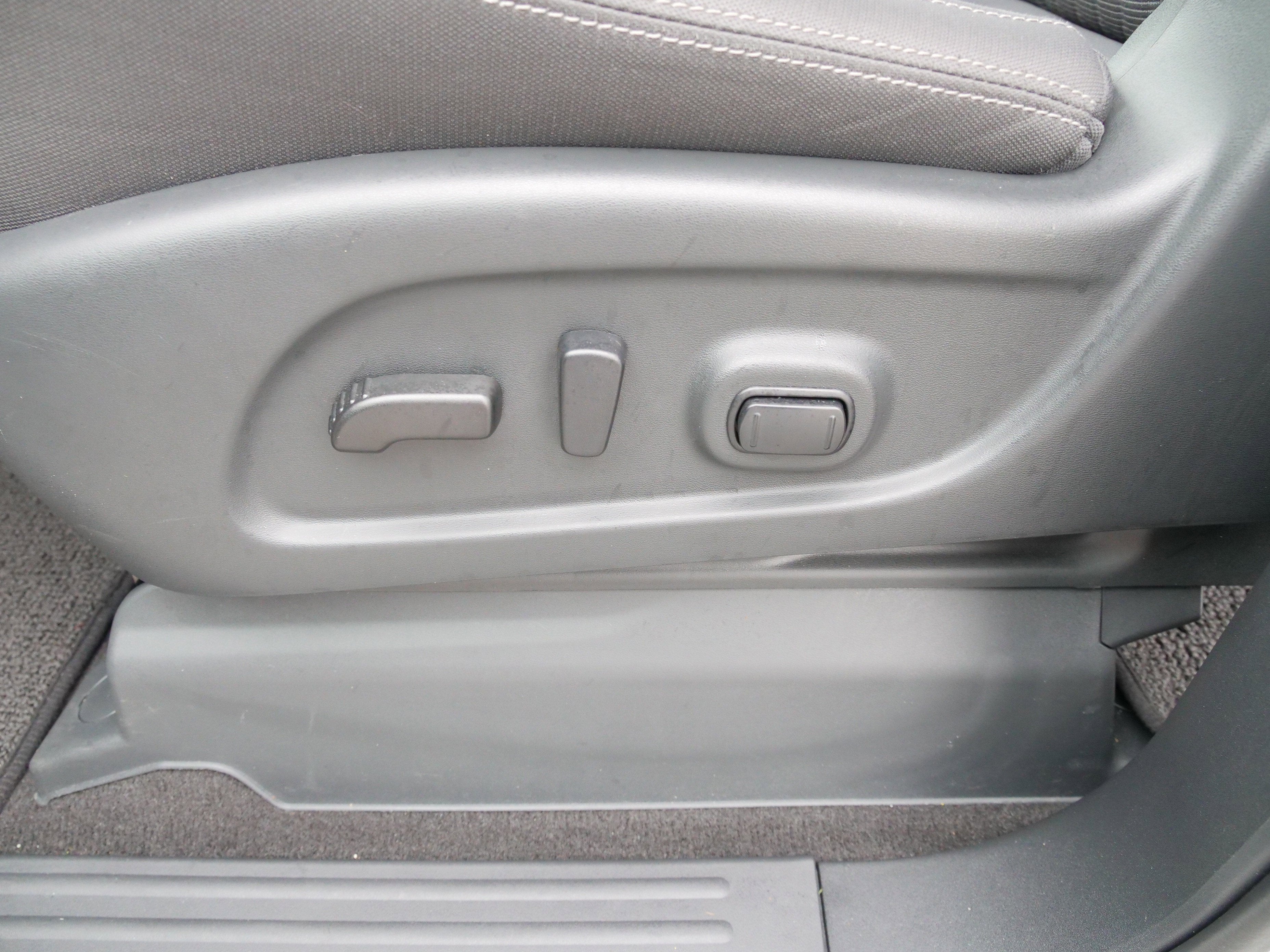 2023 Nissan Titan SV