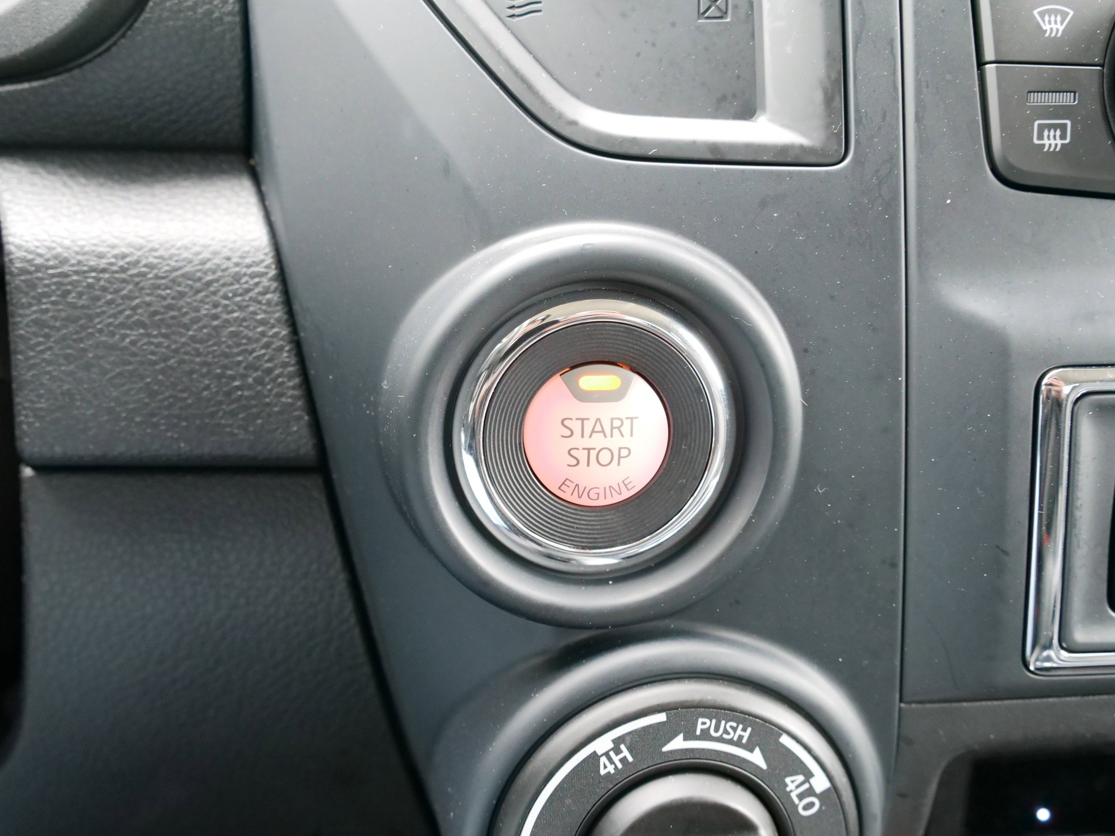 2023 Nissan Titan SV