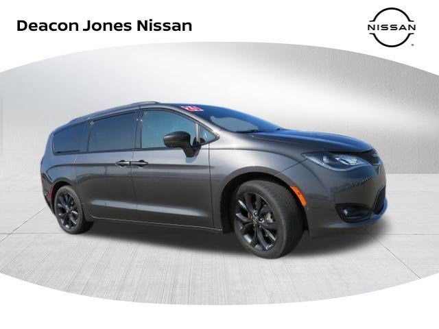 2020 Chrysler Pacifica Touring L