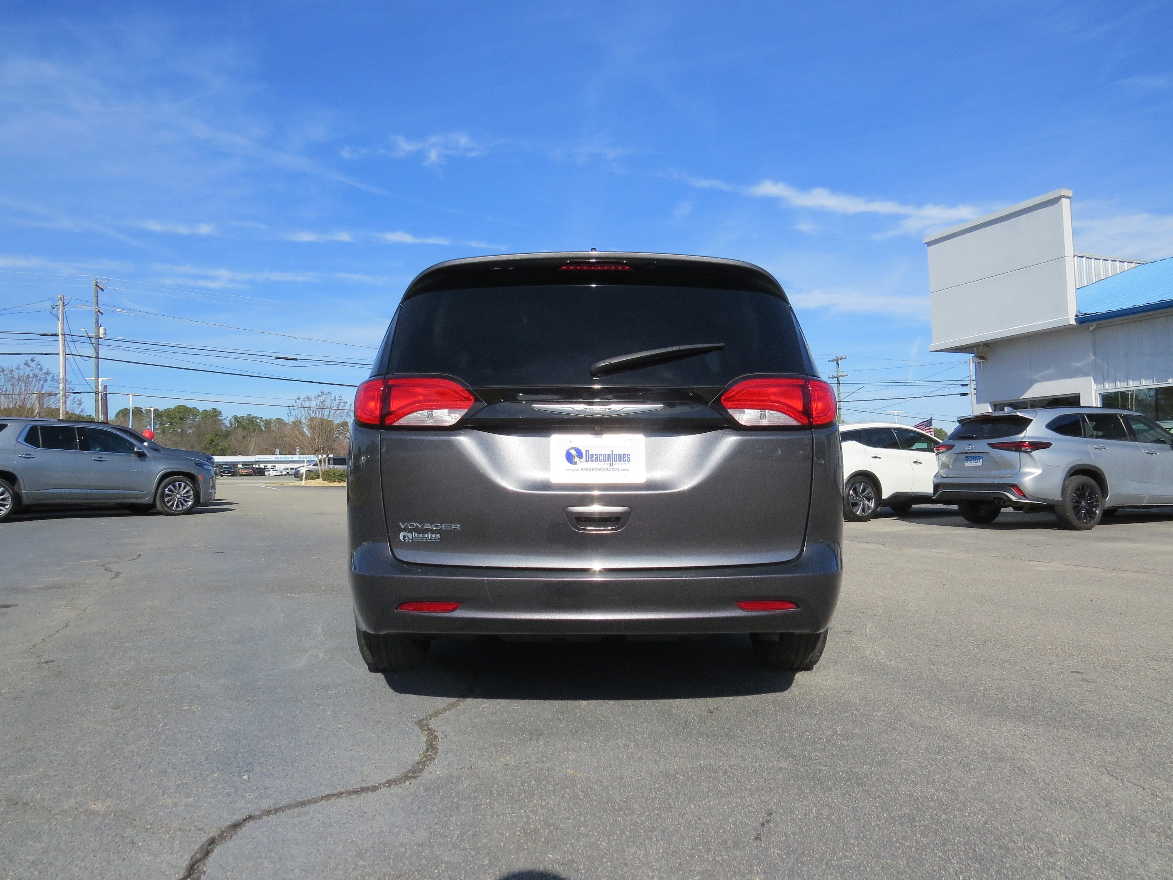 2022 Chrysler Voyager LX