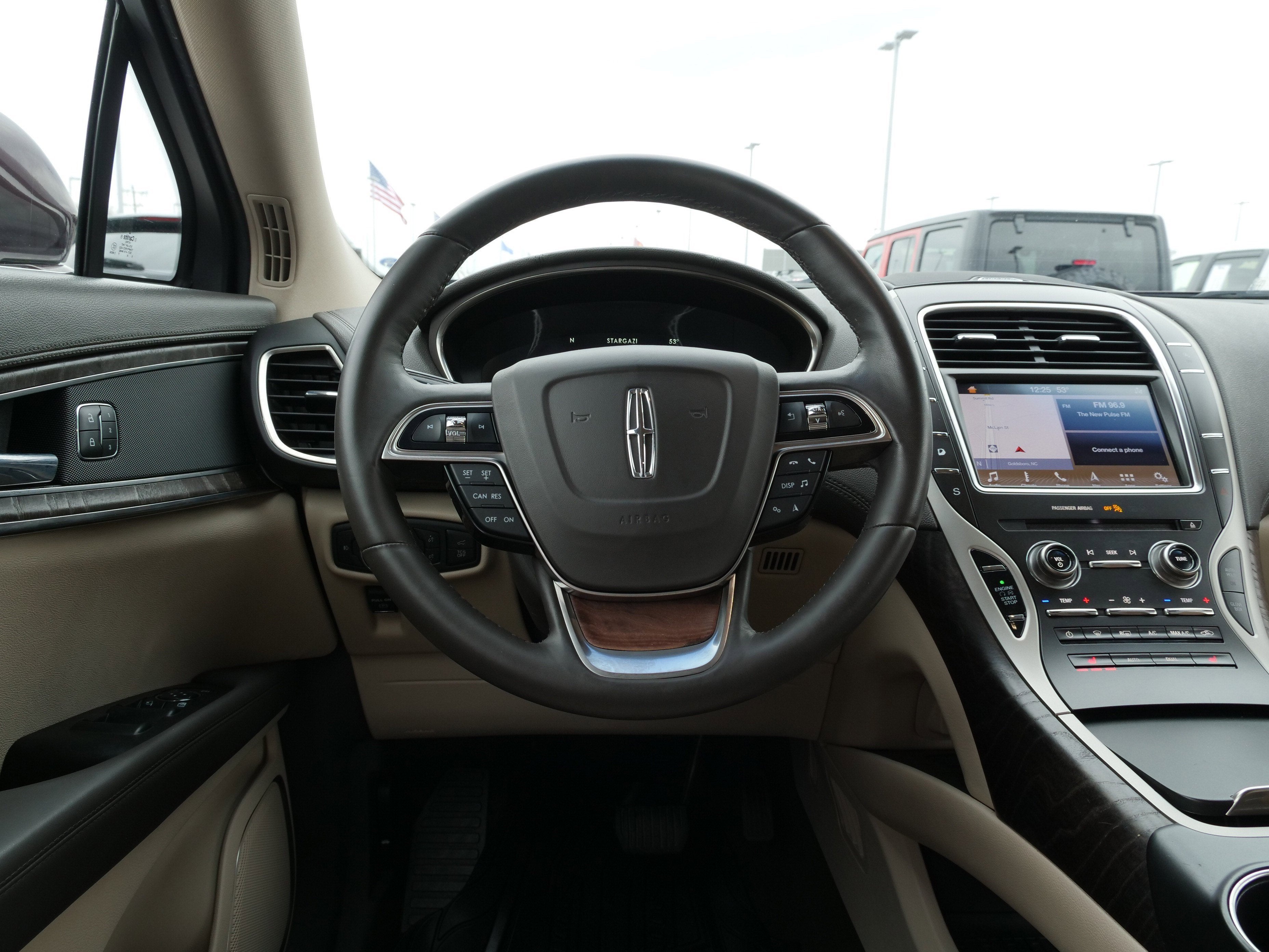 2019 Lincoln Nautilus Select