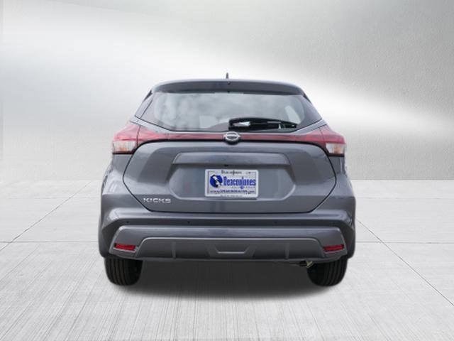 2025 Nissan Kicks Play S