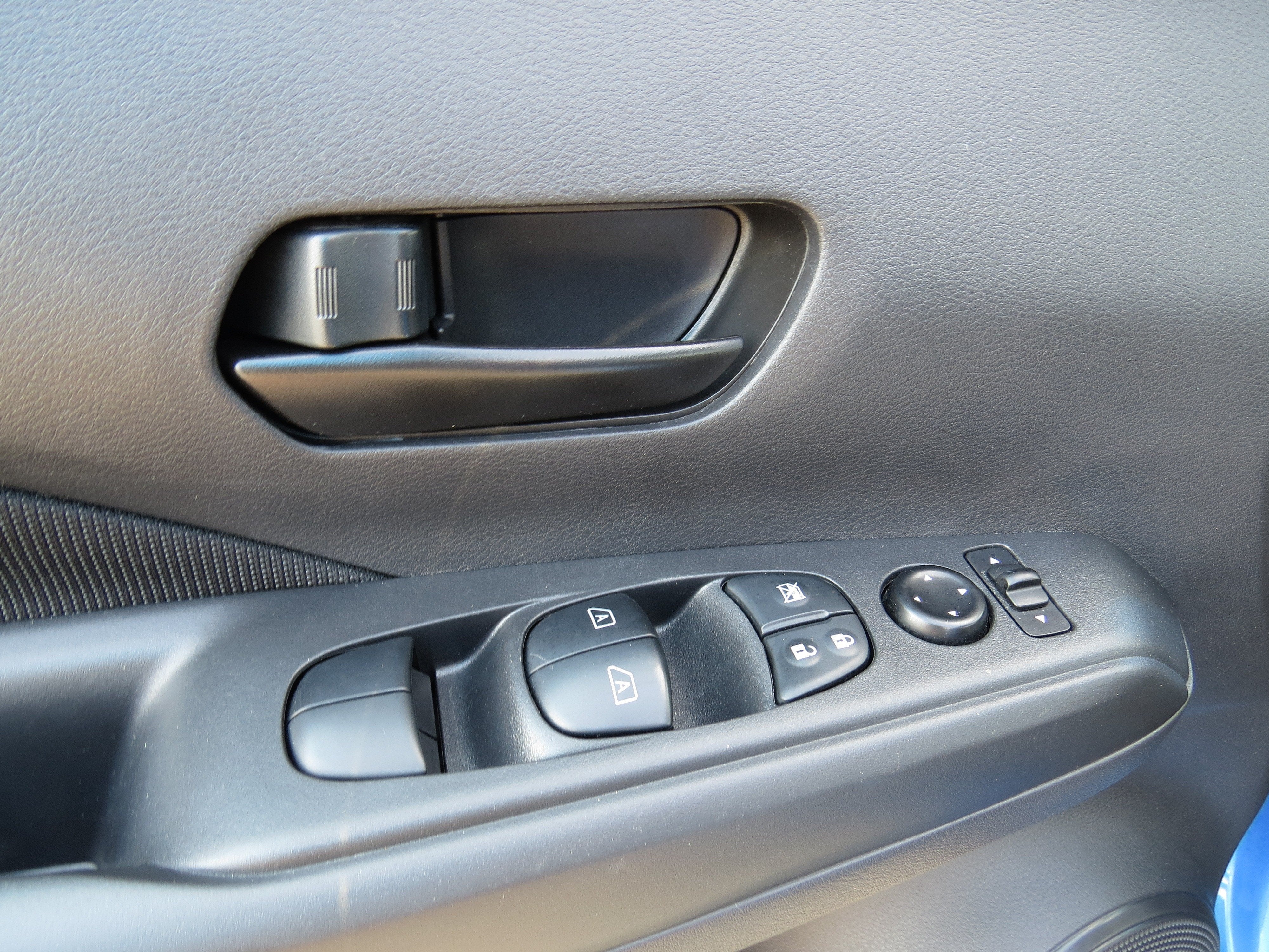 2022 Nissan Kicks S