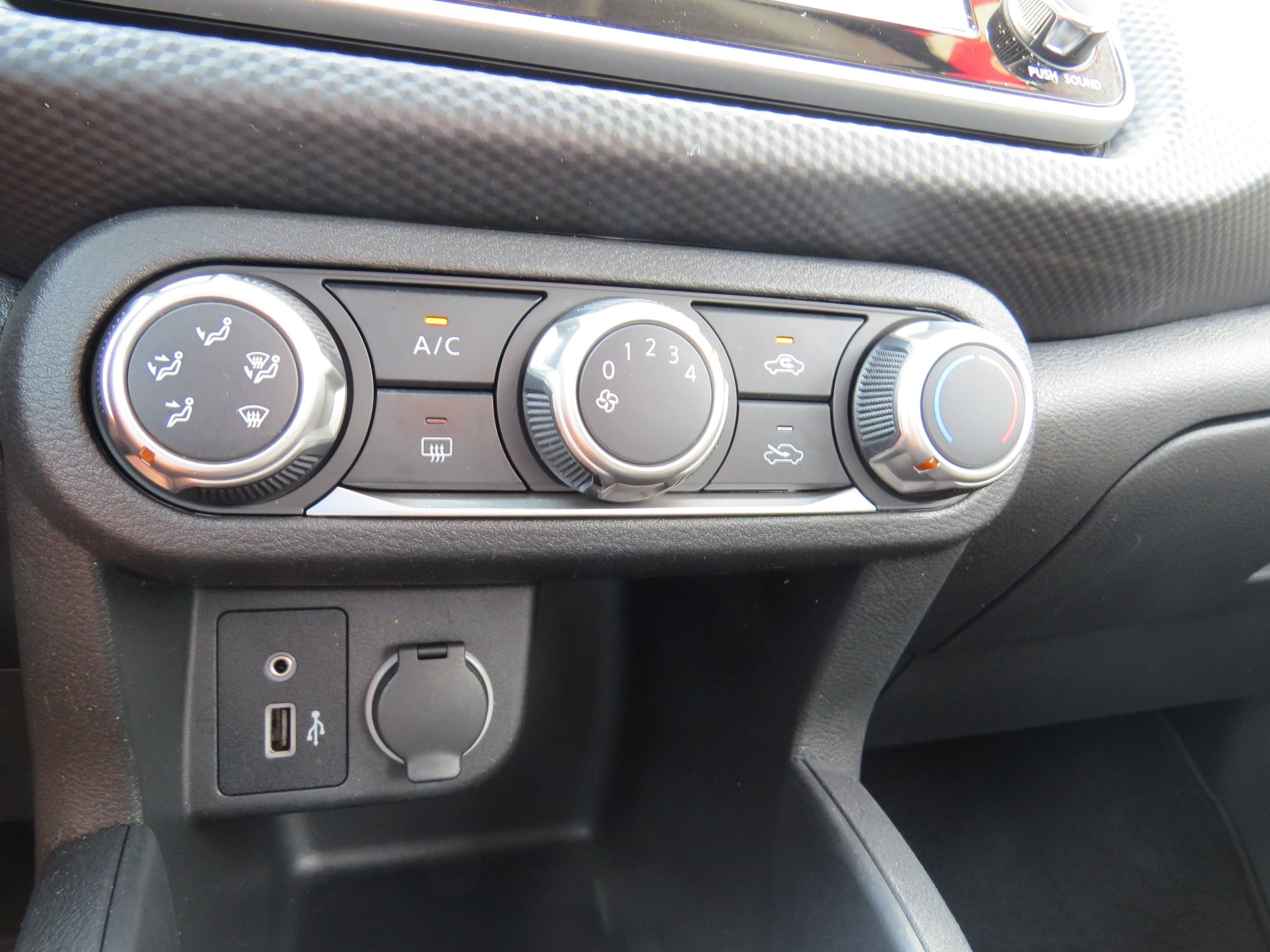 2022 Nissan Kicks S