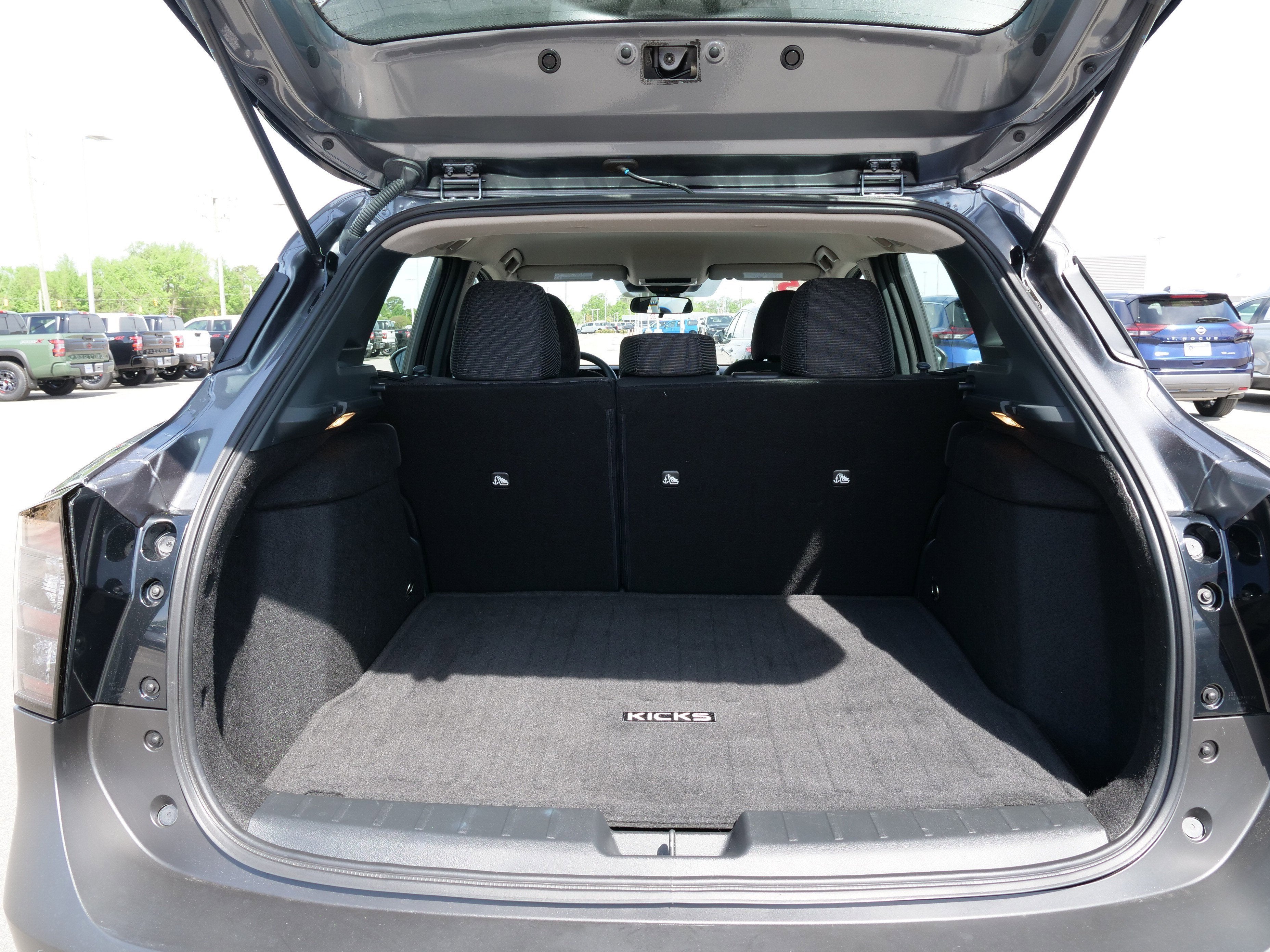 2025 Nissan Kicks S