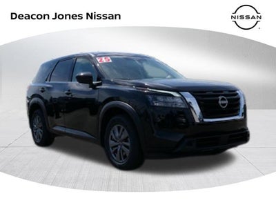 2025 Nissan Pathfinder S