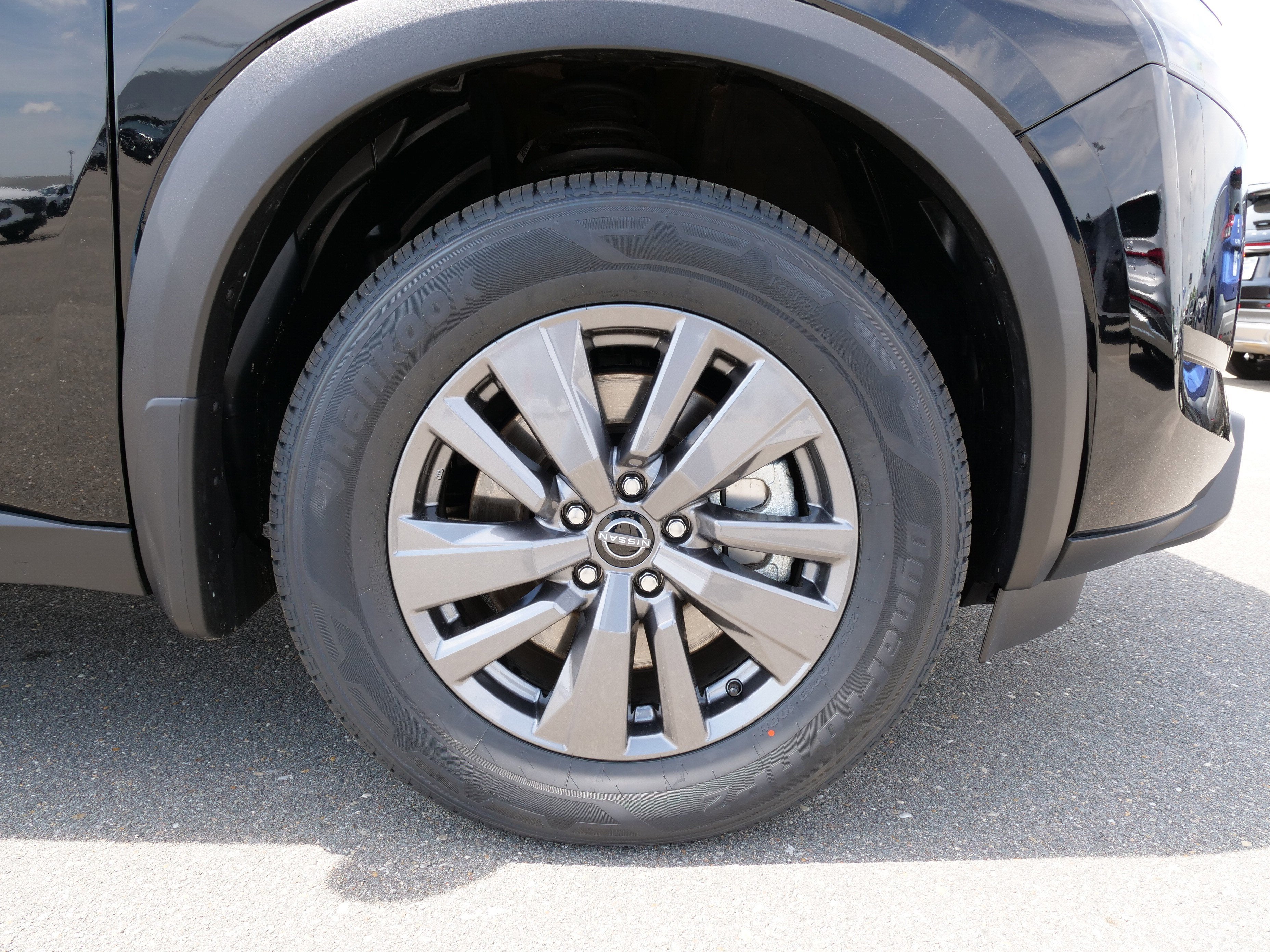 2025 Nissan Pathfinder S