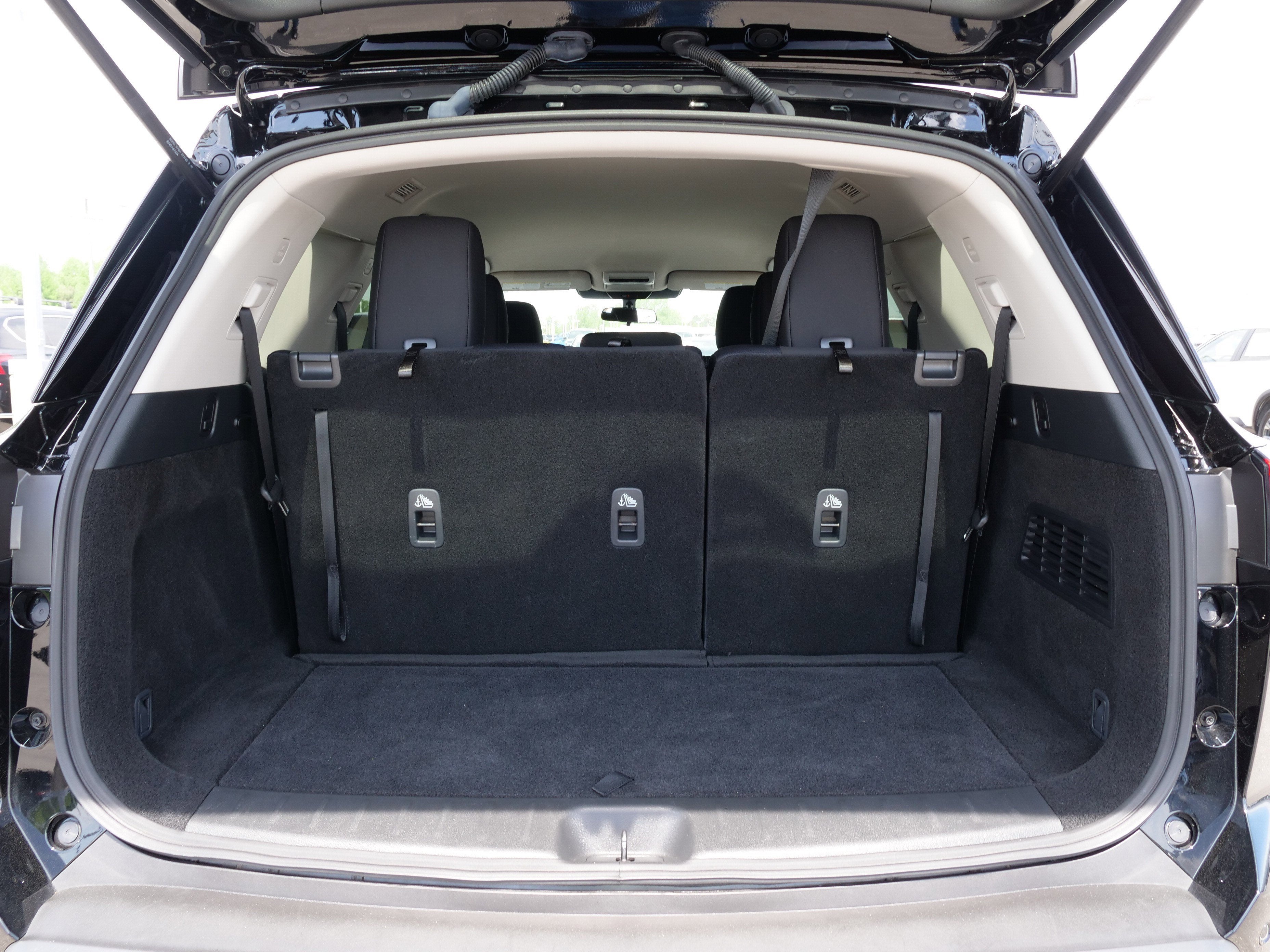 2025 Nissan Pathfinder S