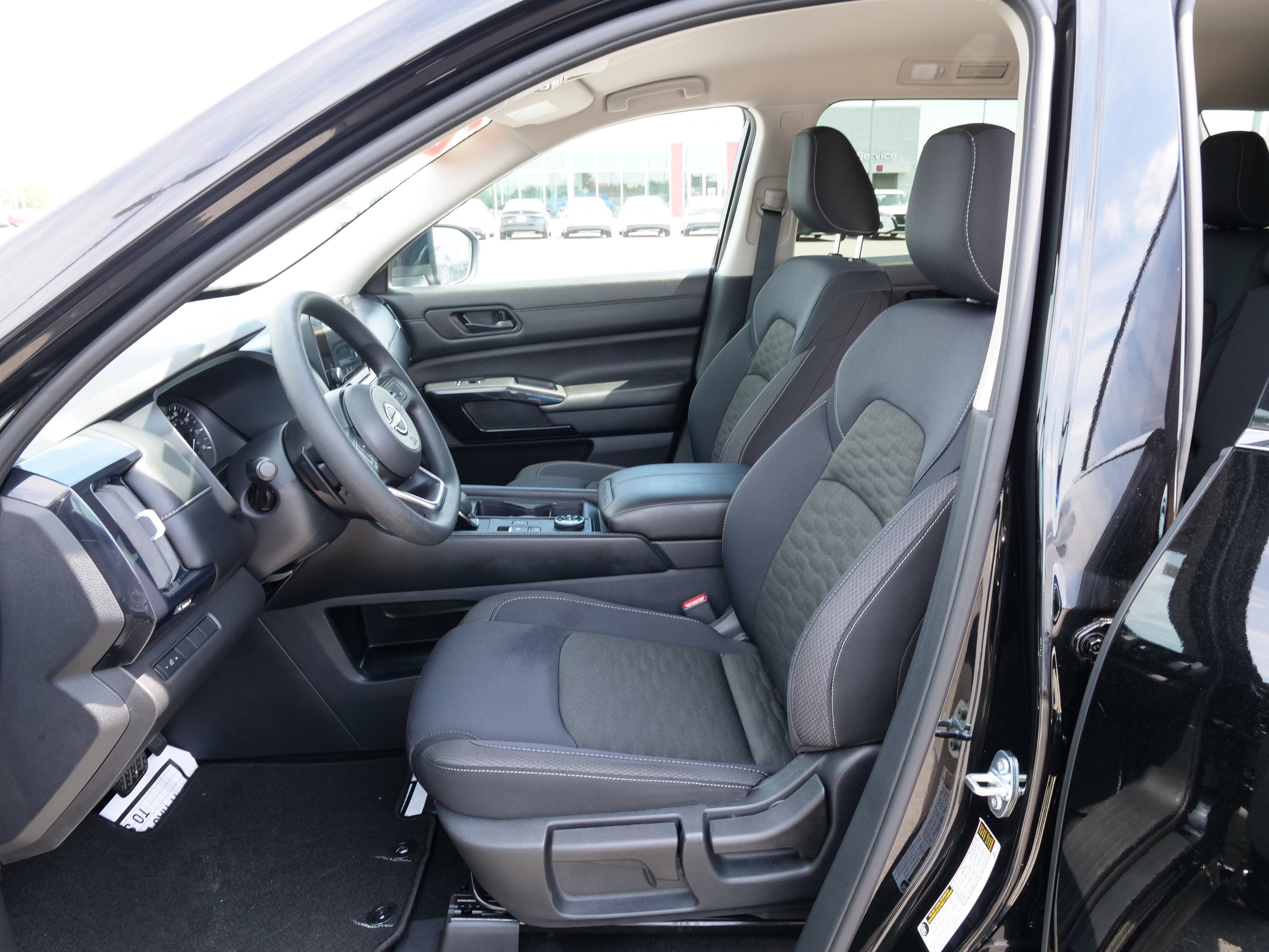 2025 Nissan Pathfinder S