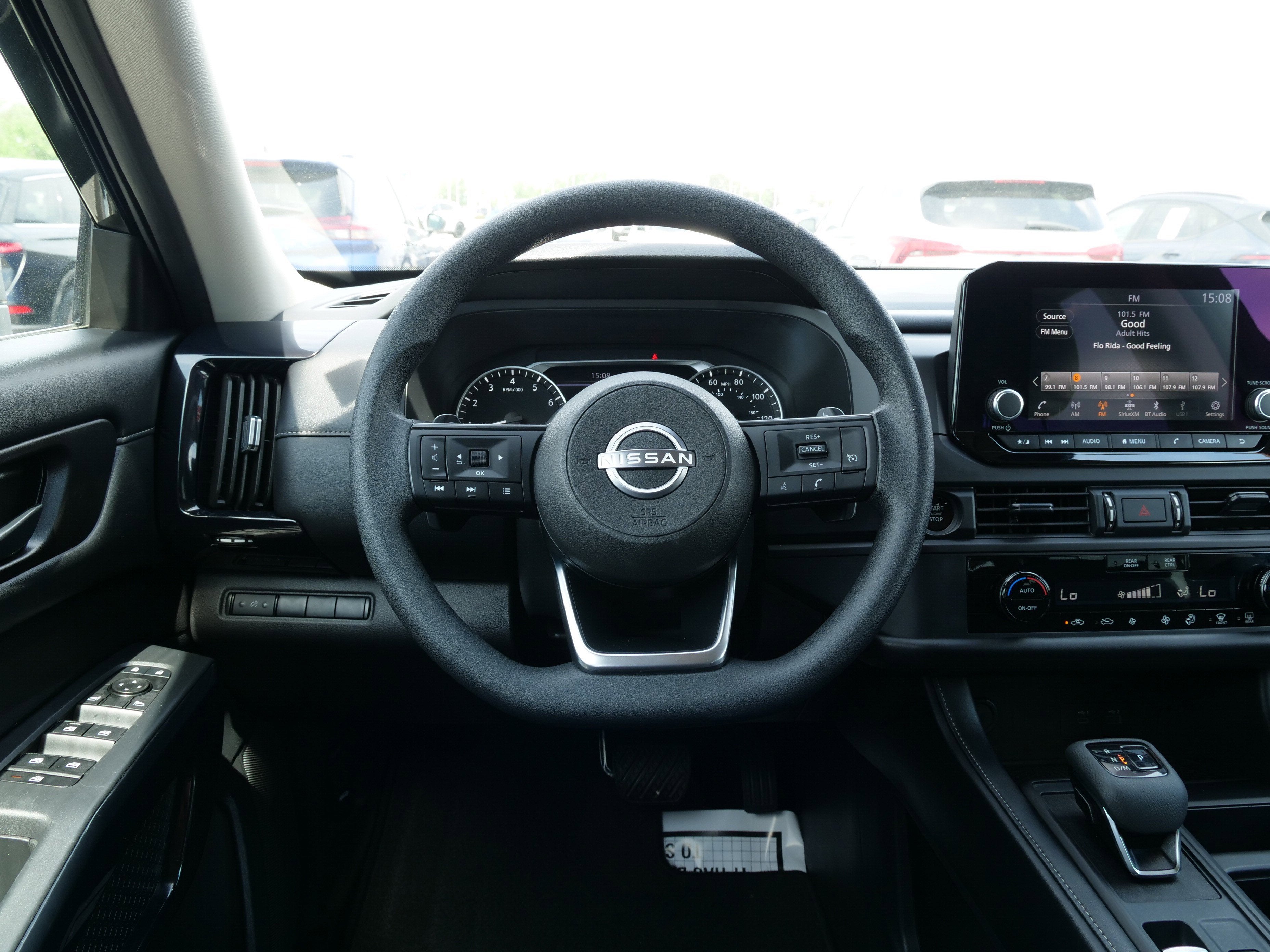 2025 Nissan Pathfinder S