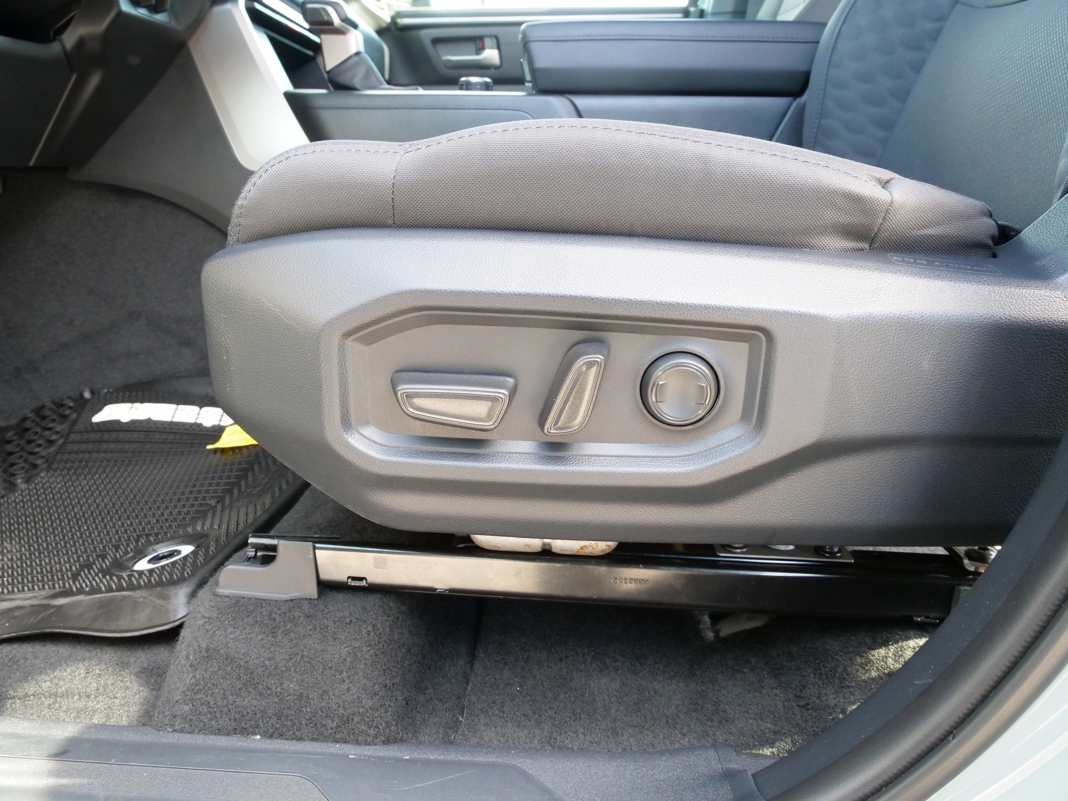 2025 Toyota Tundra 4WD SR5