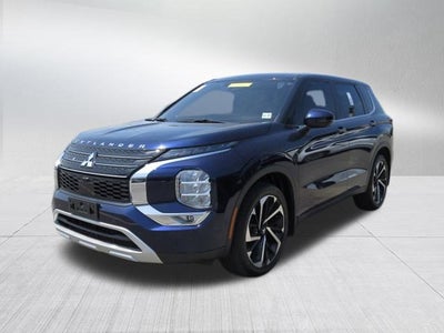 2023 Mitsubishi Outlander SE