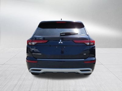 2023 Mitsubishi Outlander SE