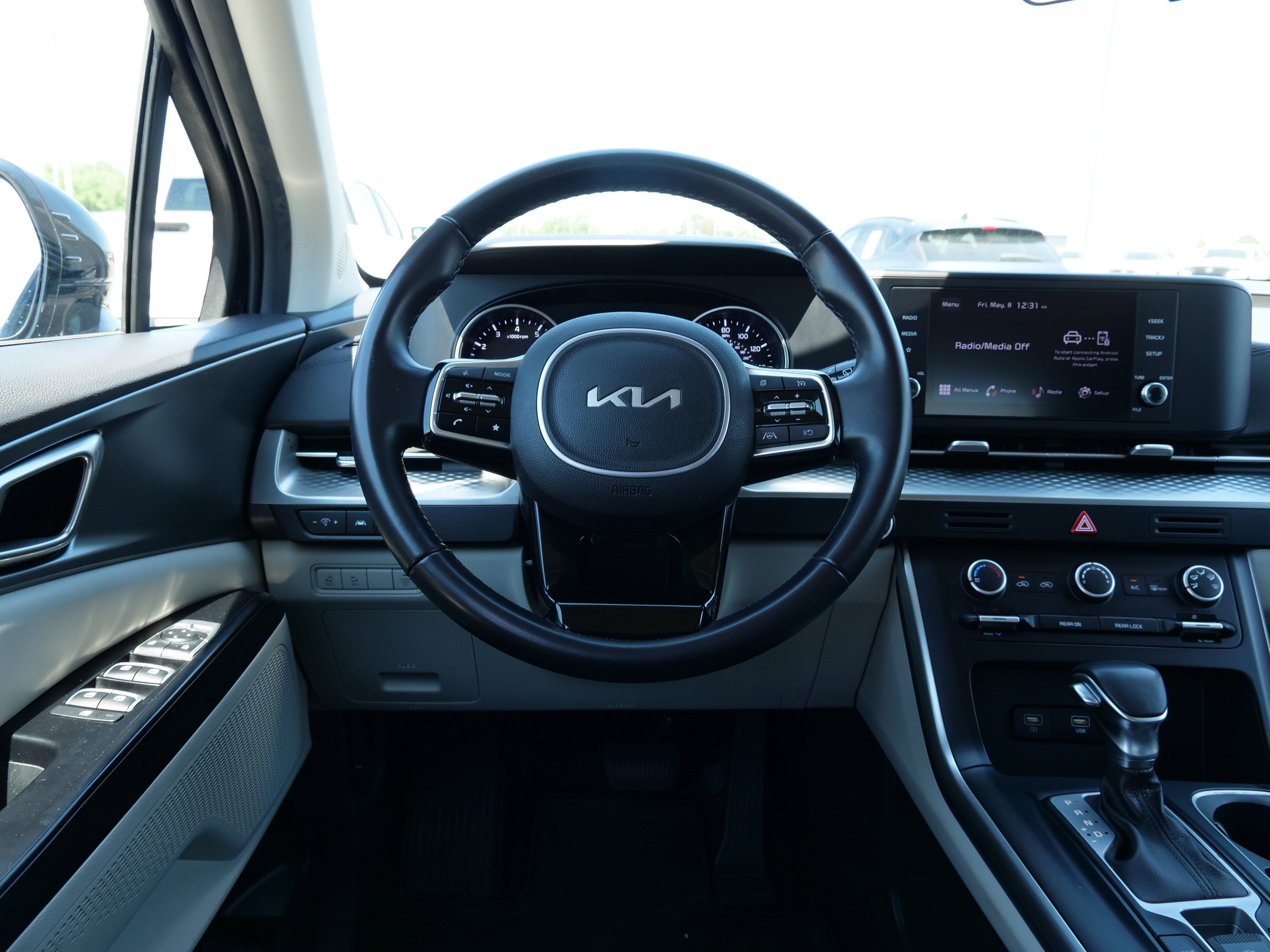 2024 Kia Carnival LX