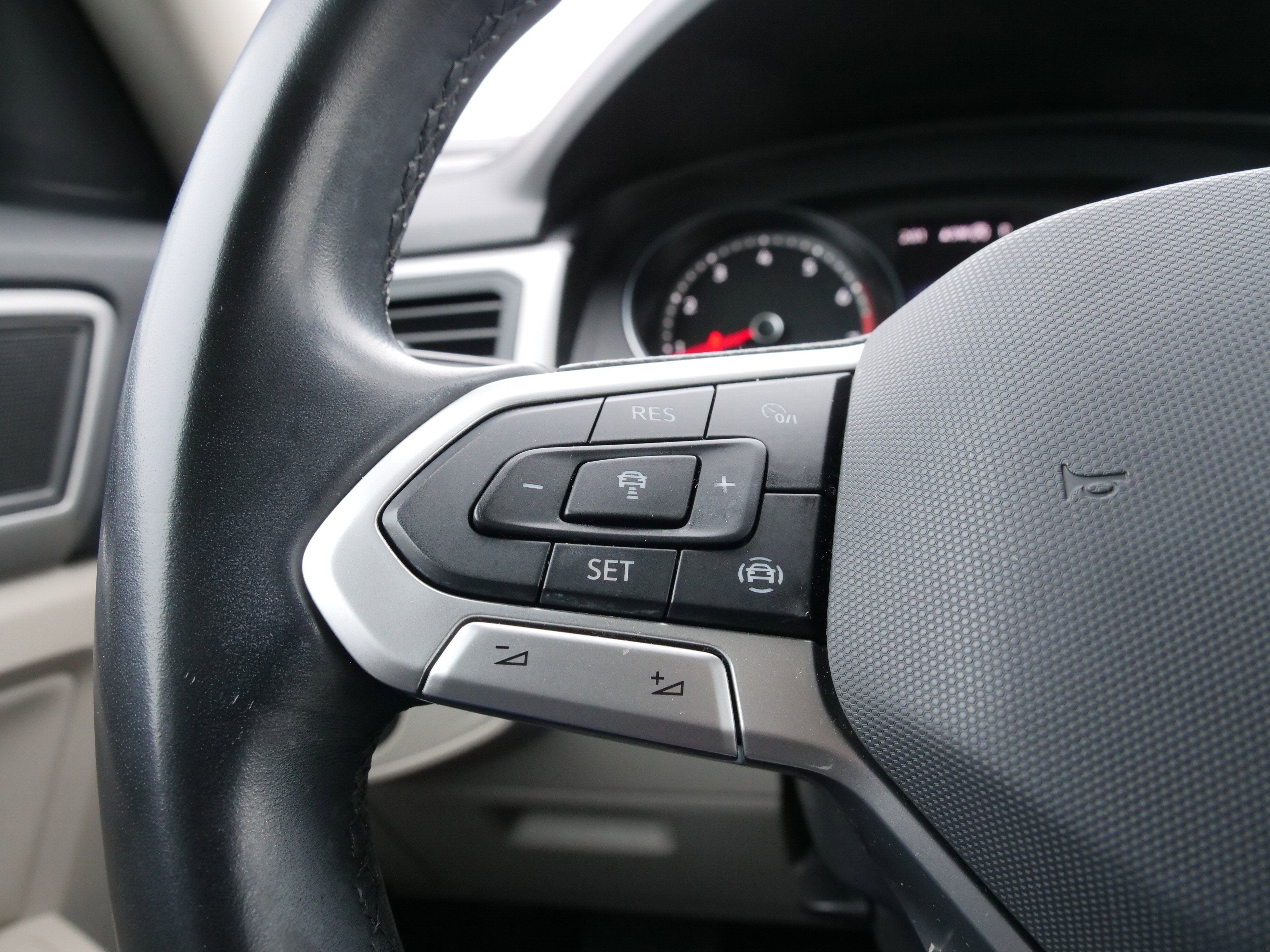 2021 Volkswagen Atlas 3.6L V6 SE w/Technology