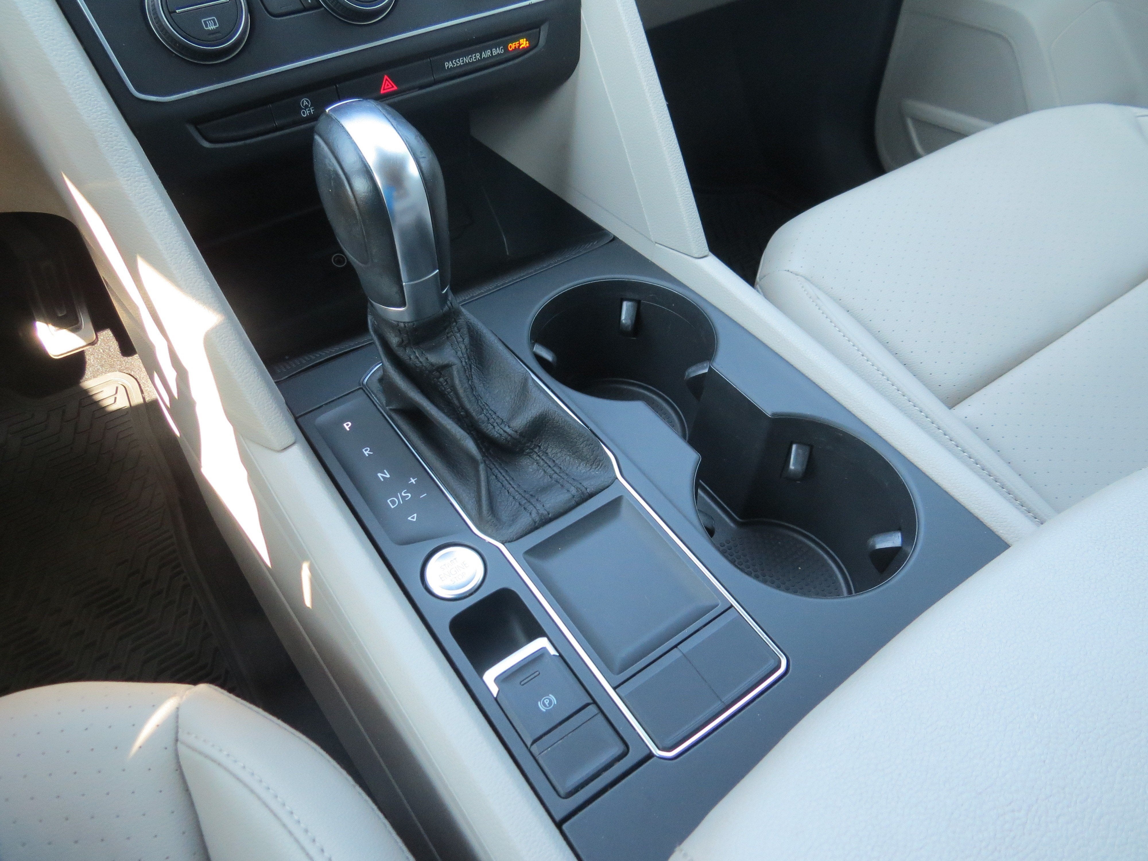 2019 Volkswagen Atlas 3.6L V6 SE w/Technology R-Line