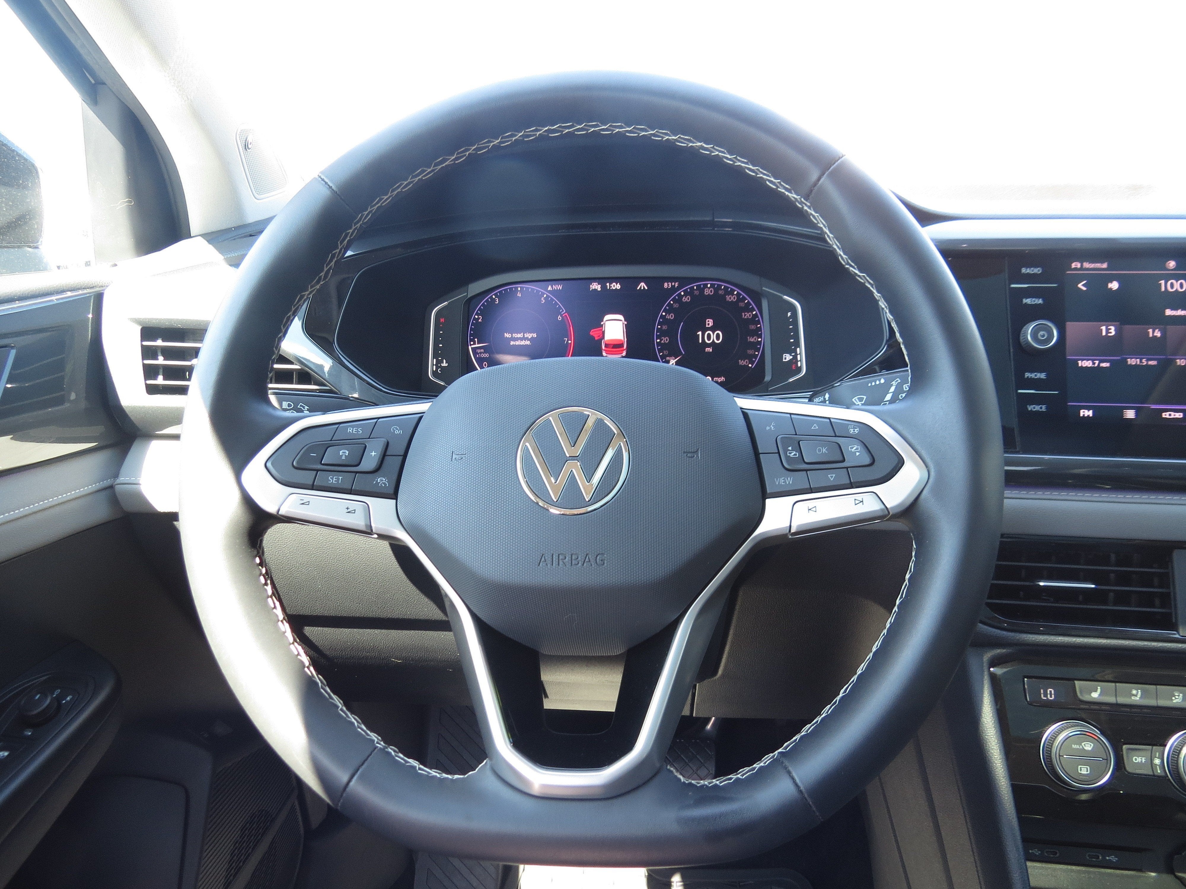 2024 Volkswagen Taos SEL