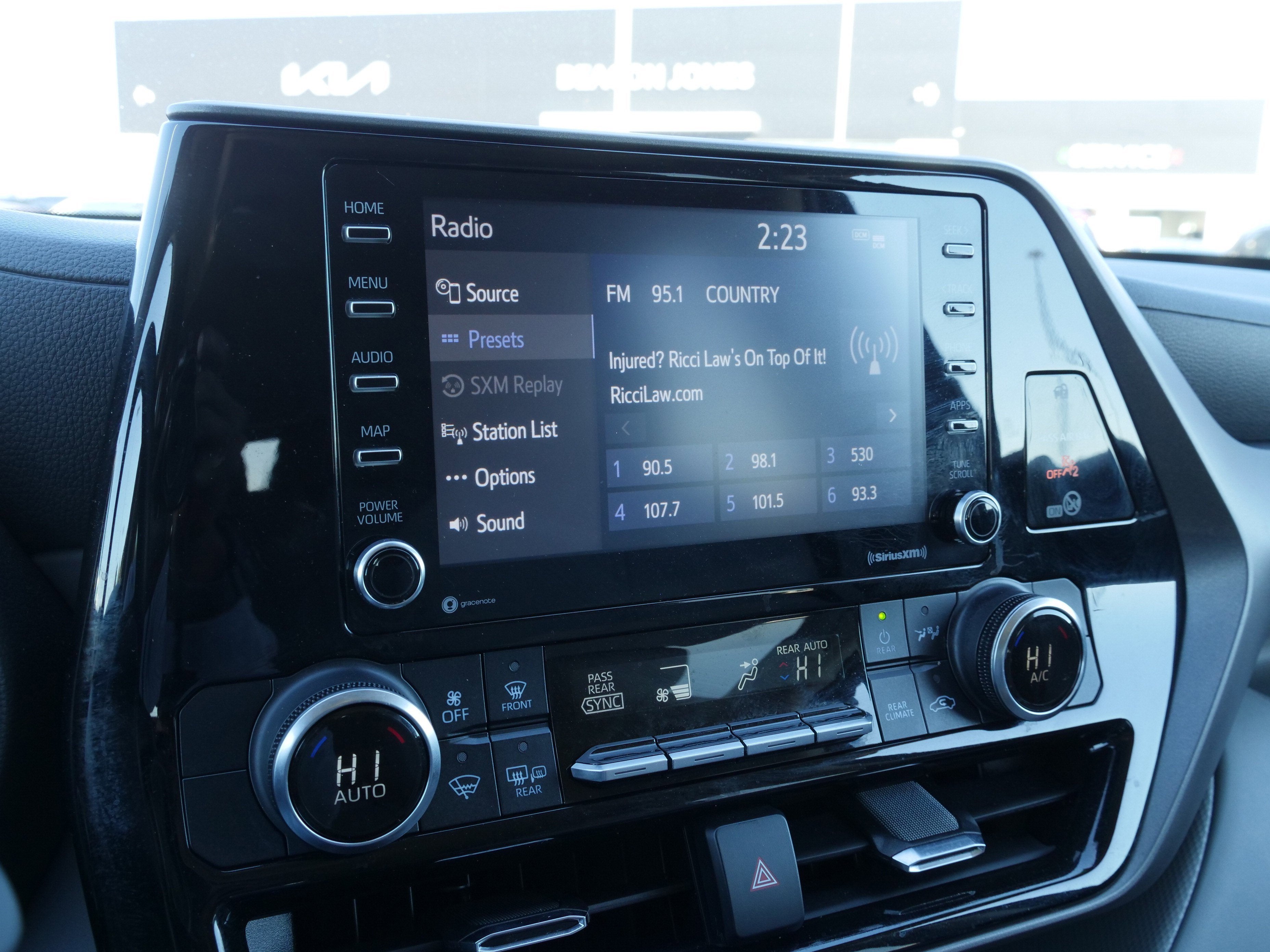 2022 Toyota Highlander L