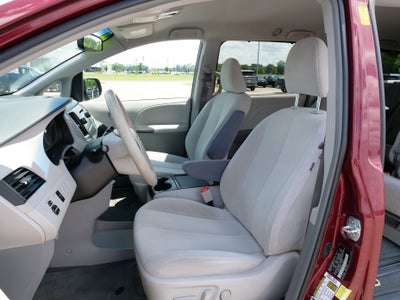2014 Toyota Sienna LE