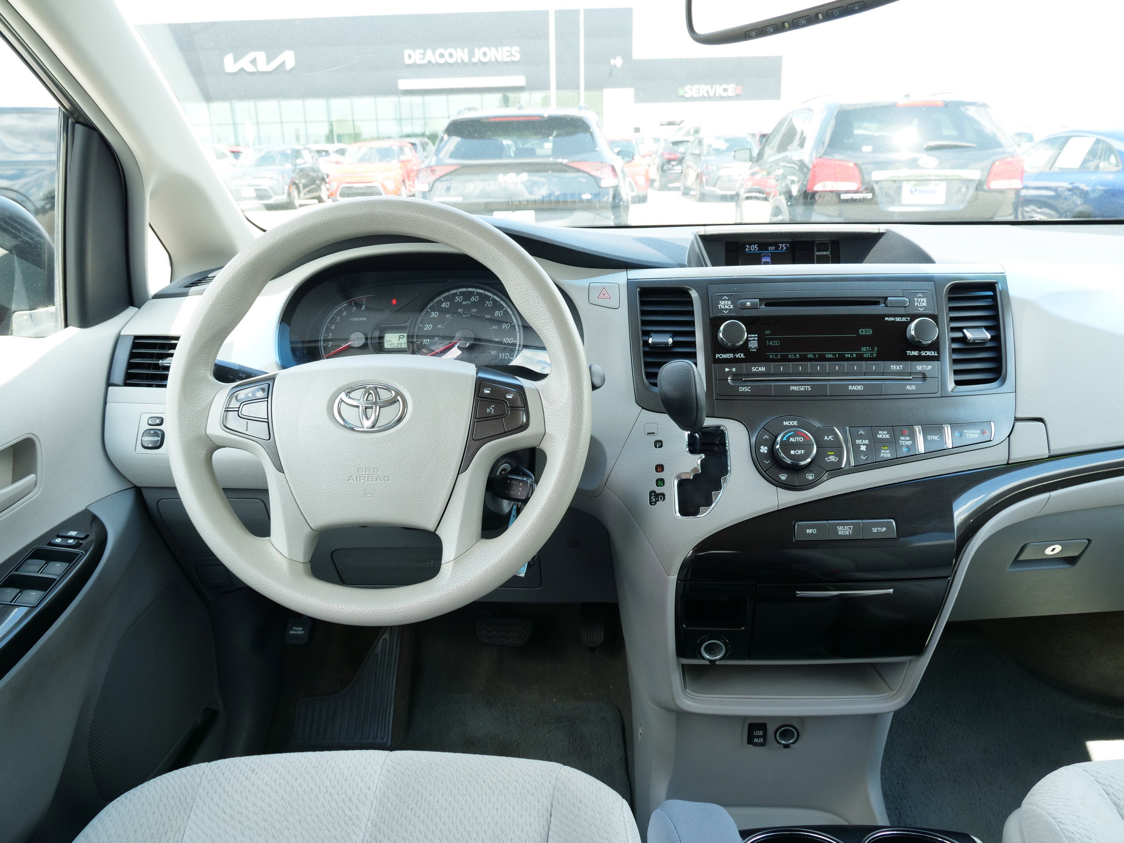 2014 Toyota Sienna LE