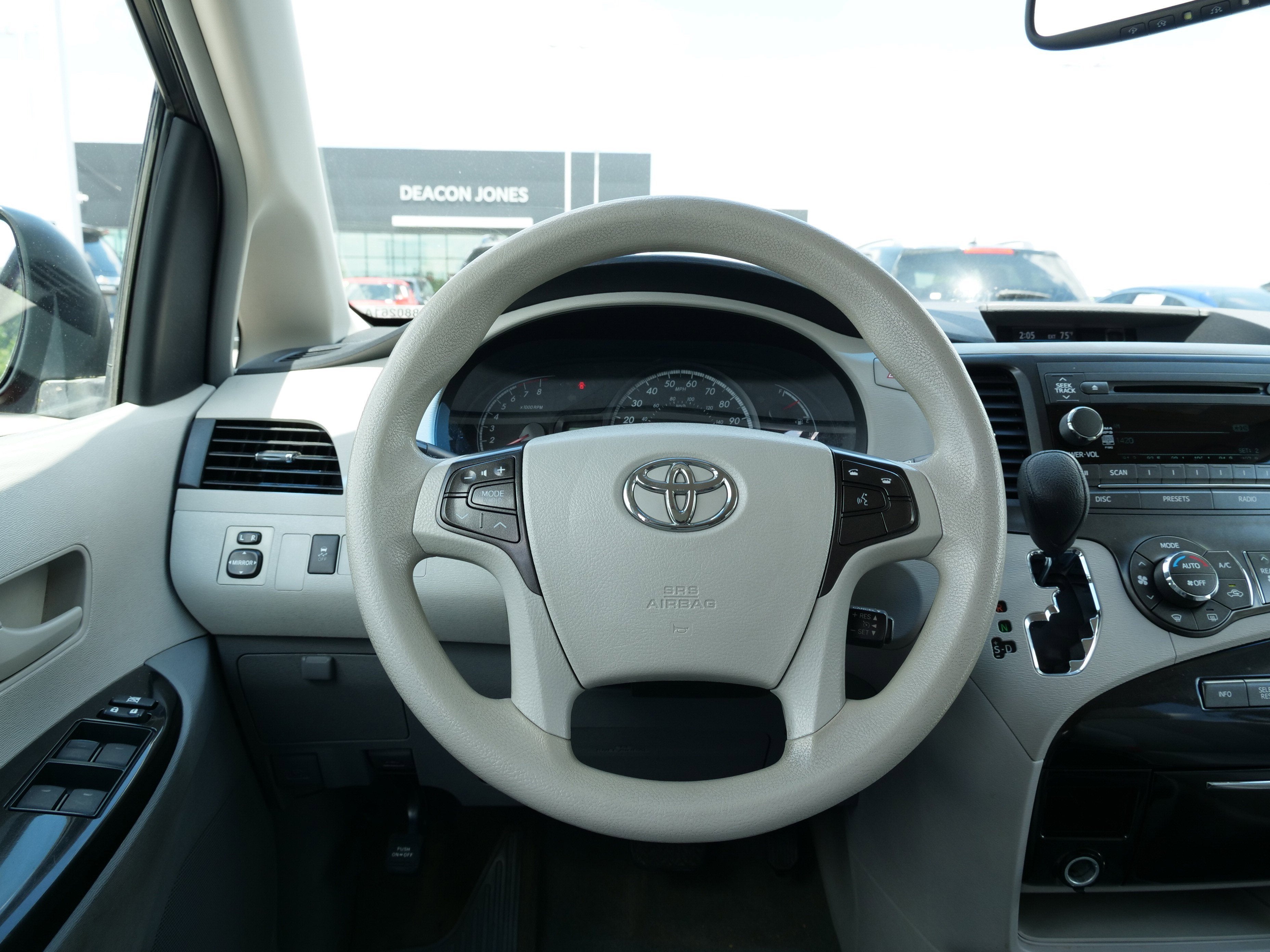 2014 Toyota Sienna LE
