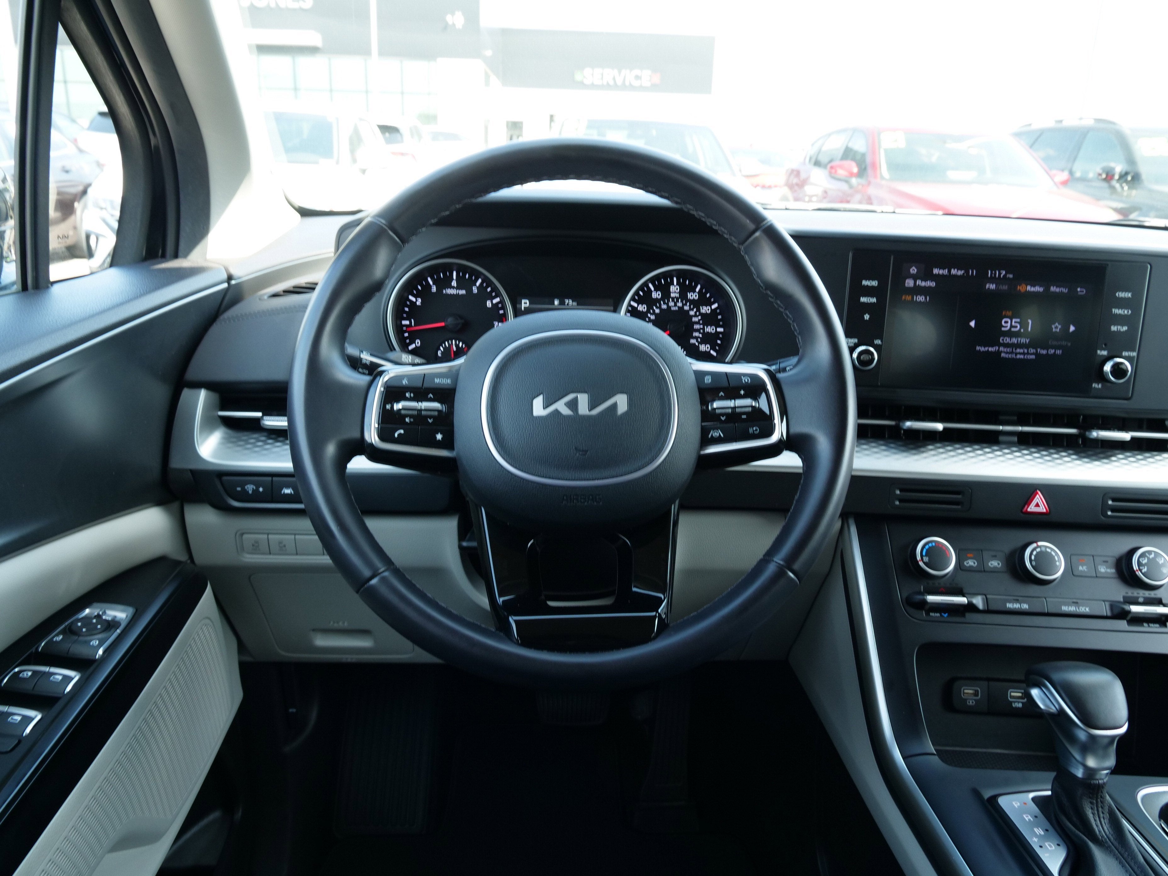 2024 Kia Carnival LX