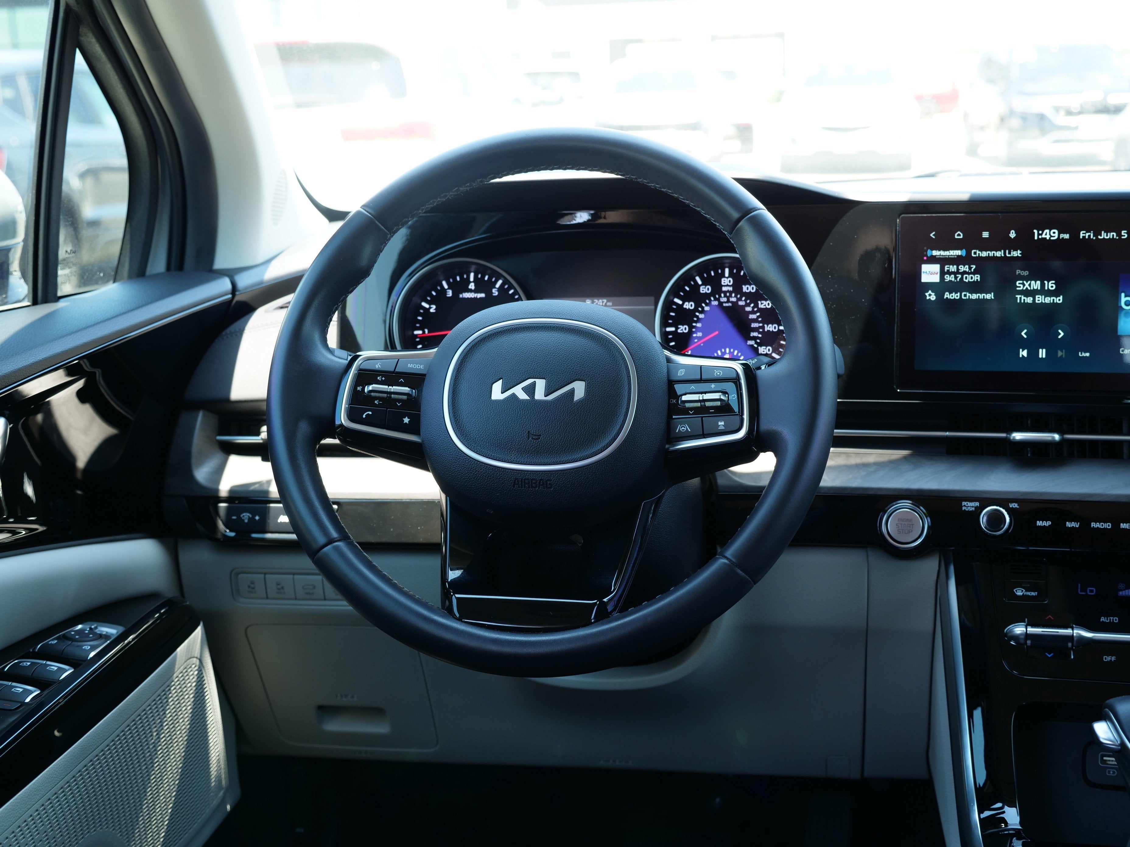 2024 Kia Carnival EX