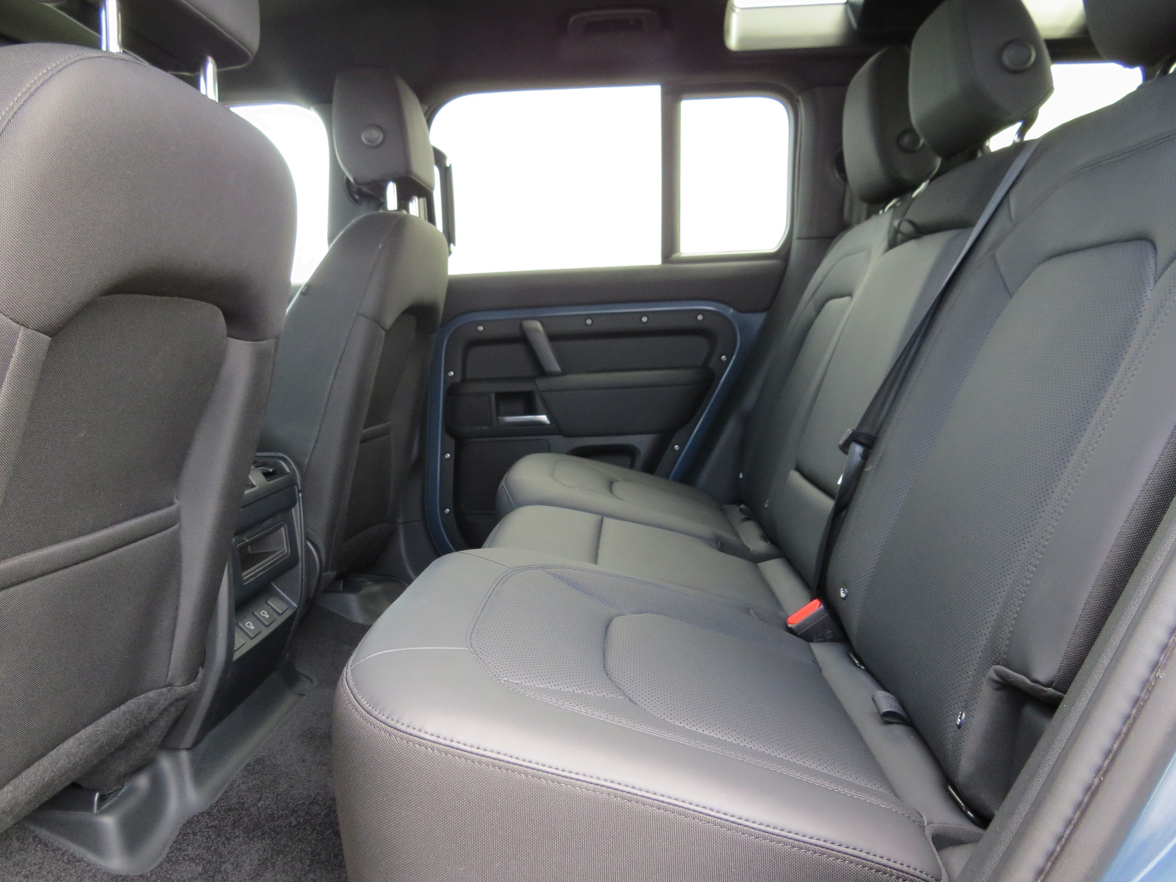 2025 Land Rover Defender S
