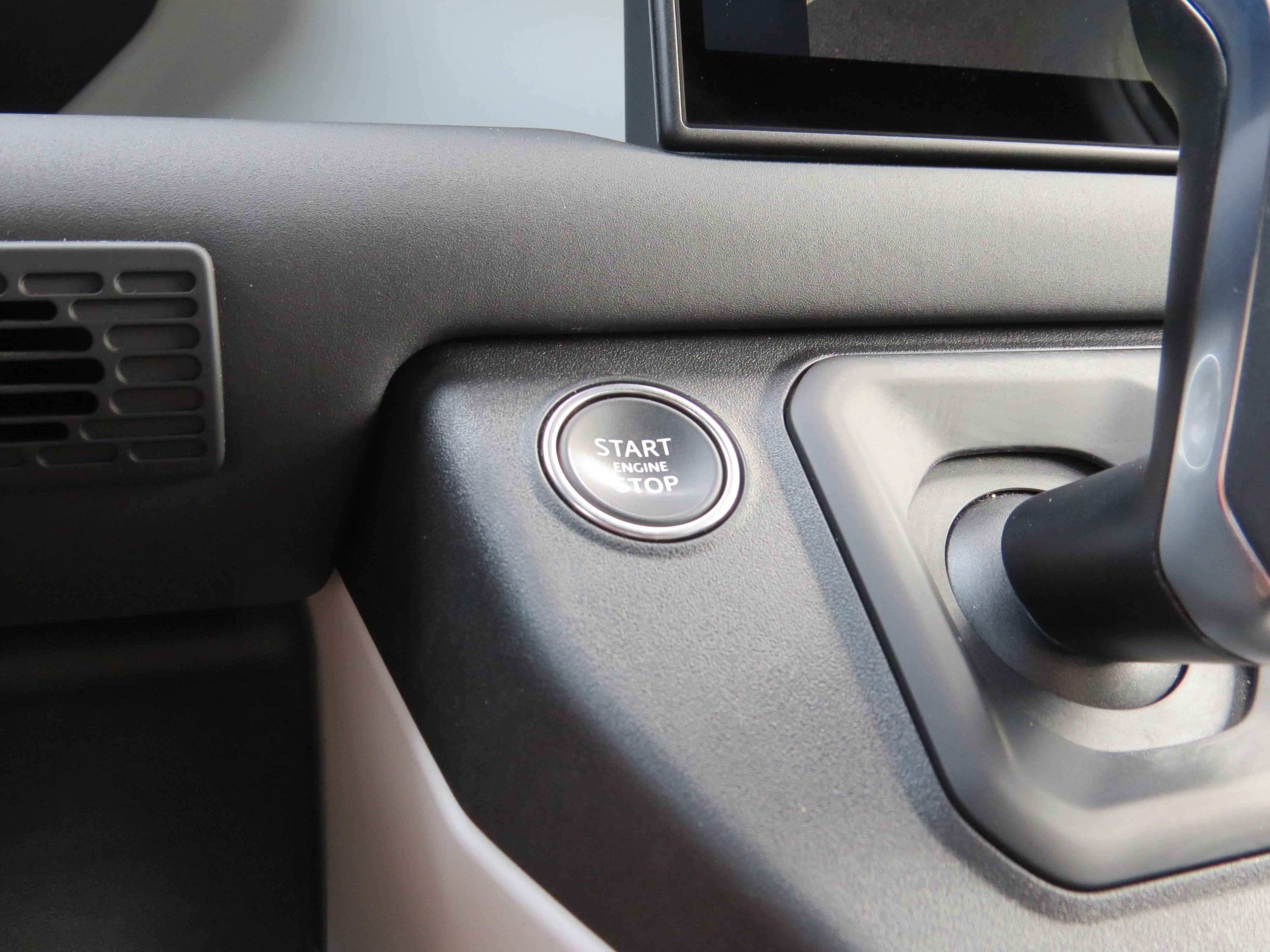 2025 Land Rover Defender S