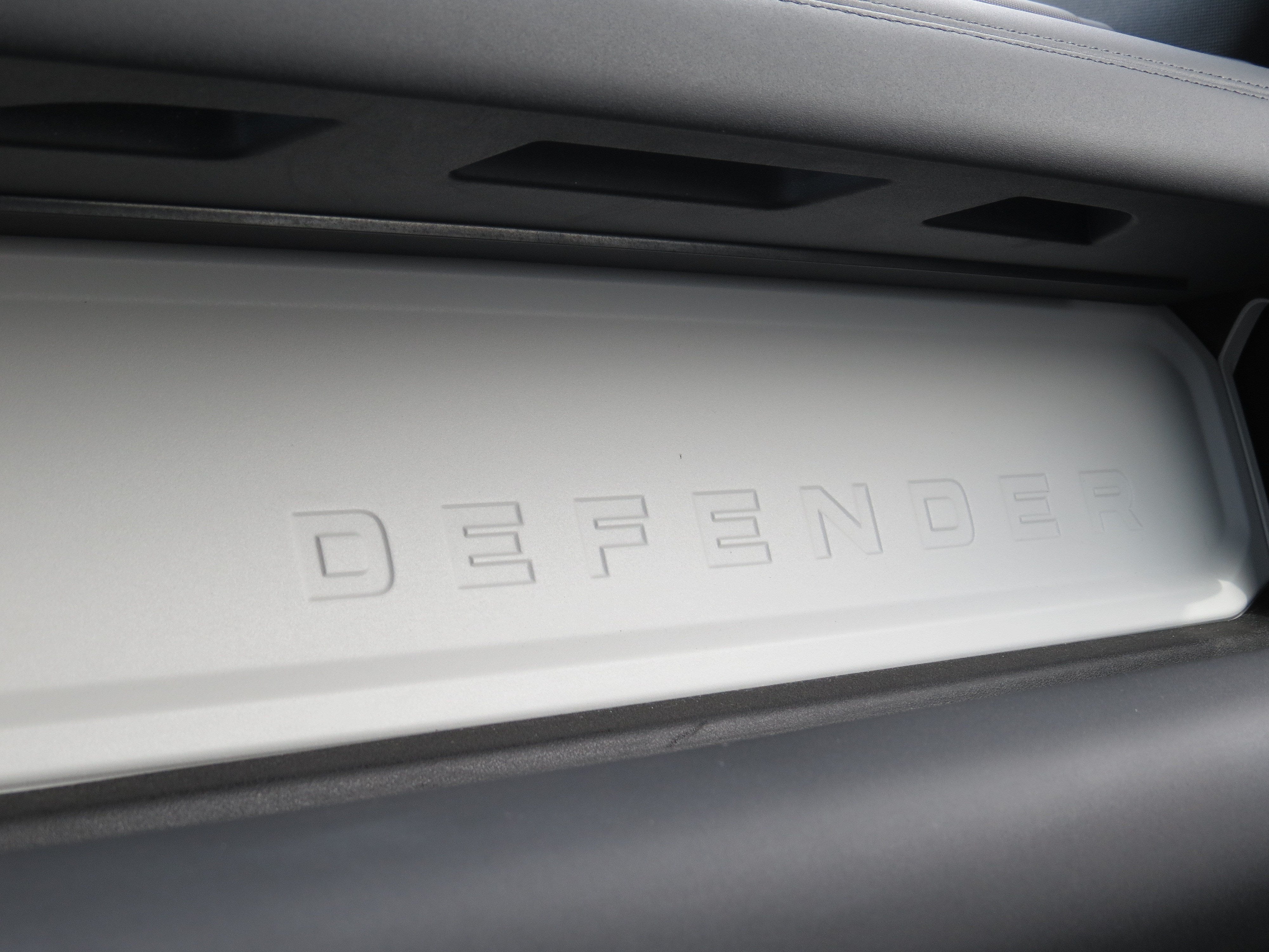 2025 Land Rover Defender S